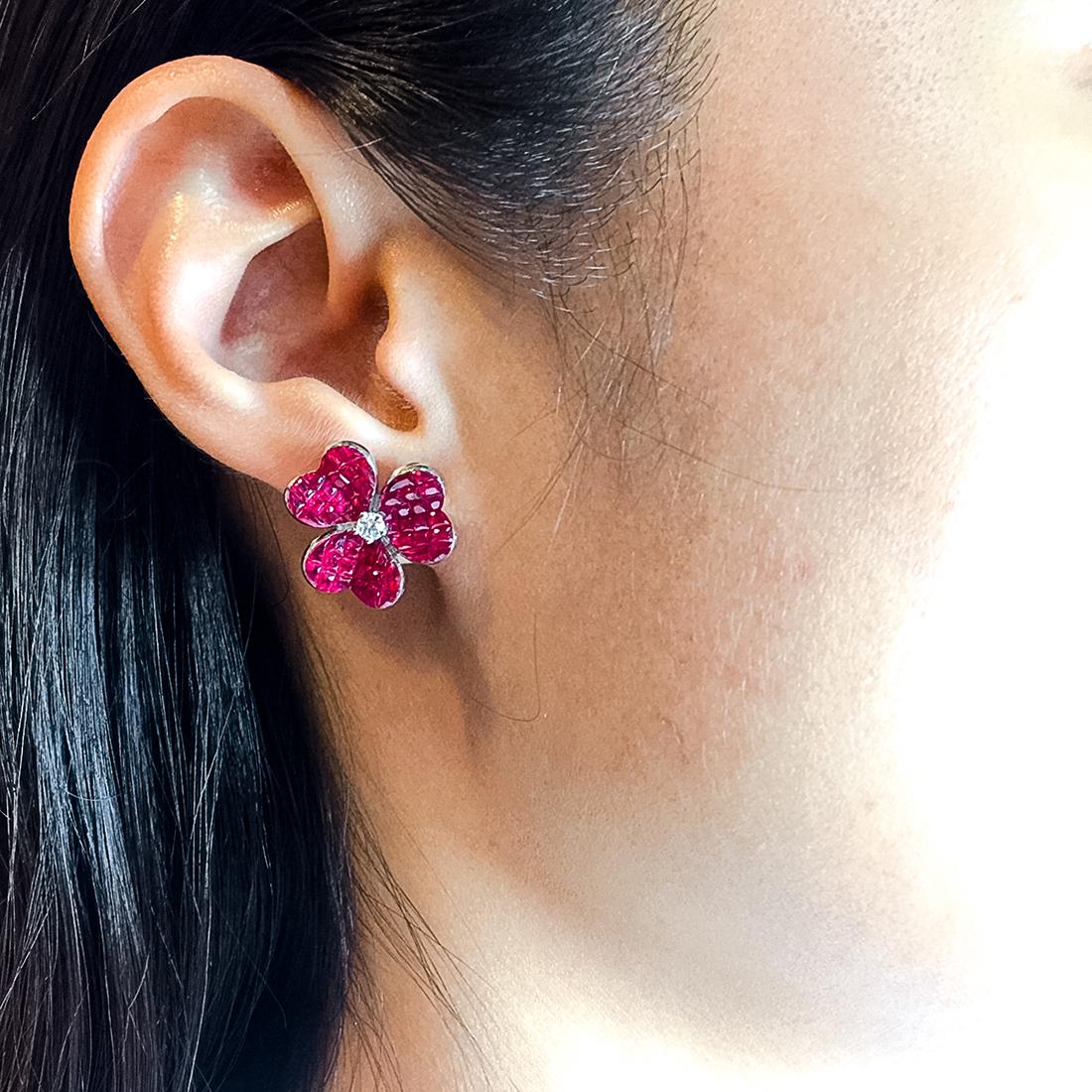 18 Carat White Gold Ruby Flower Stud Earrings For Sale 1