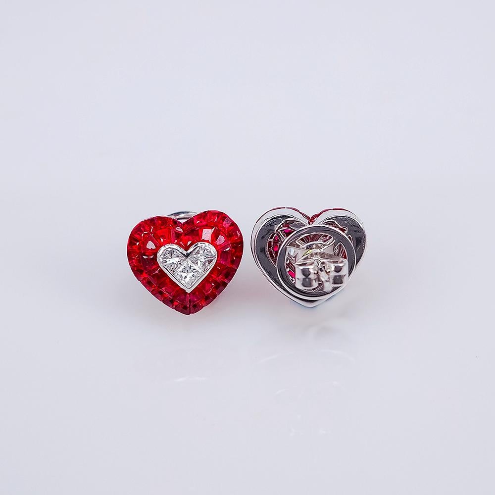 Pendientes Corazón de Rubí de Oro Blanco de 18 Quilates con Diamante Moderno en venta