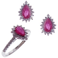 18 Karat White Gold Ruby Small Classic Pear Stud Earring Ring Set