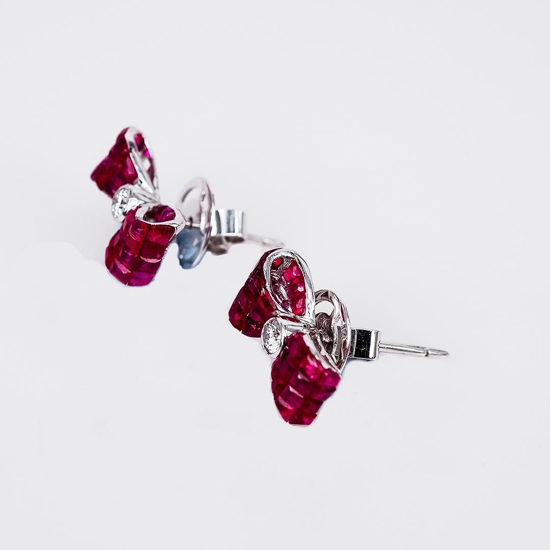 18 Karat White Gold Ruby Stud Invisible Ribbon Earrings In New Condition In Bangkok, TH