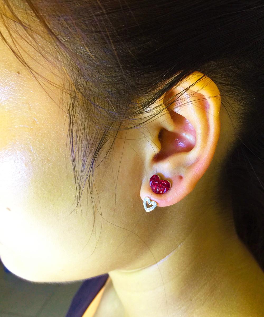 Ruby stud earrings design as modern style.This earrings is special design because you can wear as two way.
1.First you can wear with diamond in the bottom .
2.Second you can wear alone.
We will provide two kind of push back.But this design is