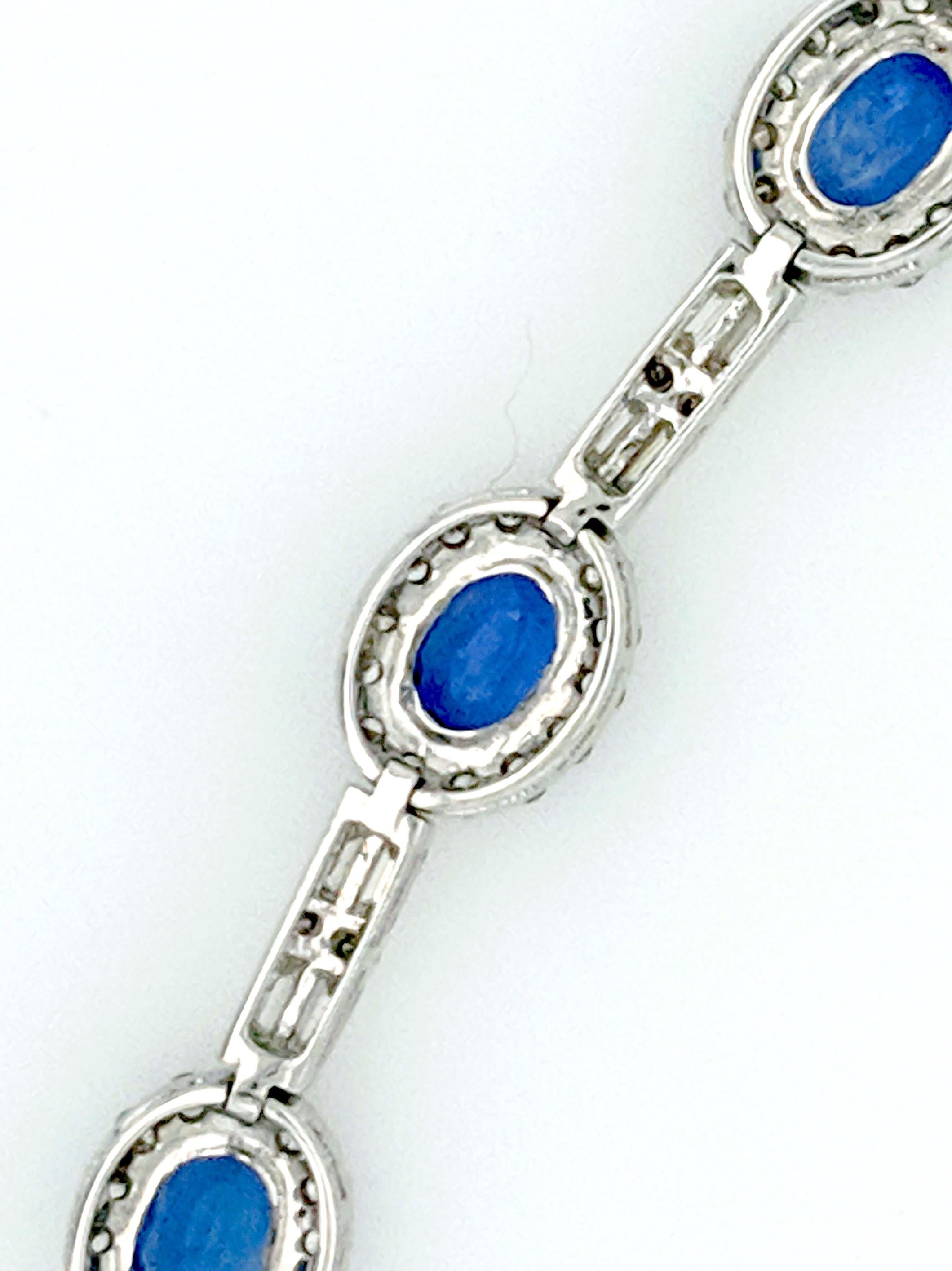 Taille ovale Bracelet en or blanc 18 carats avec saphirs et diamants en vente