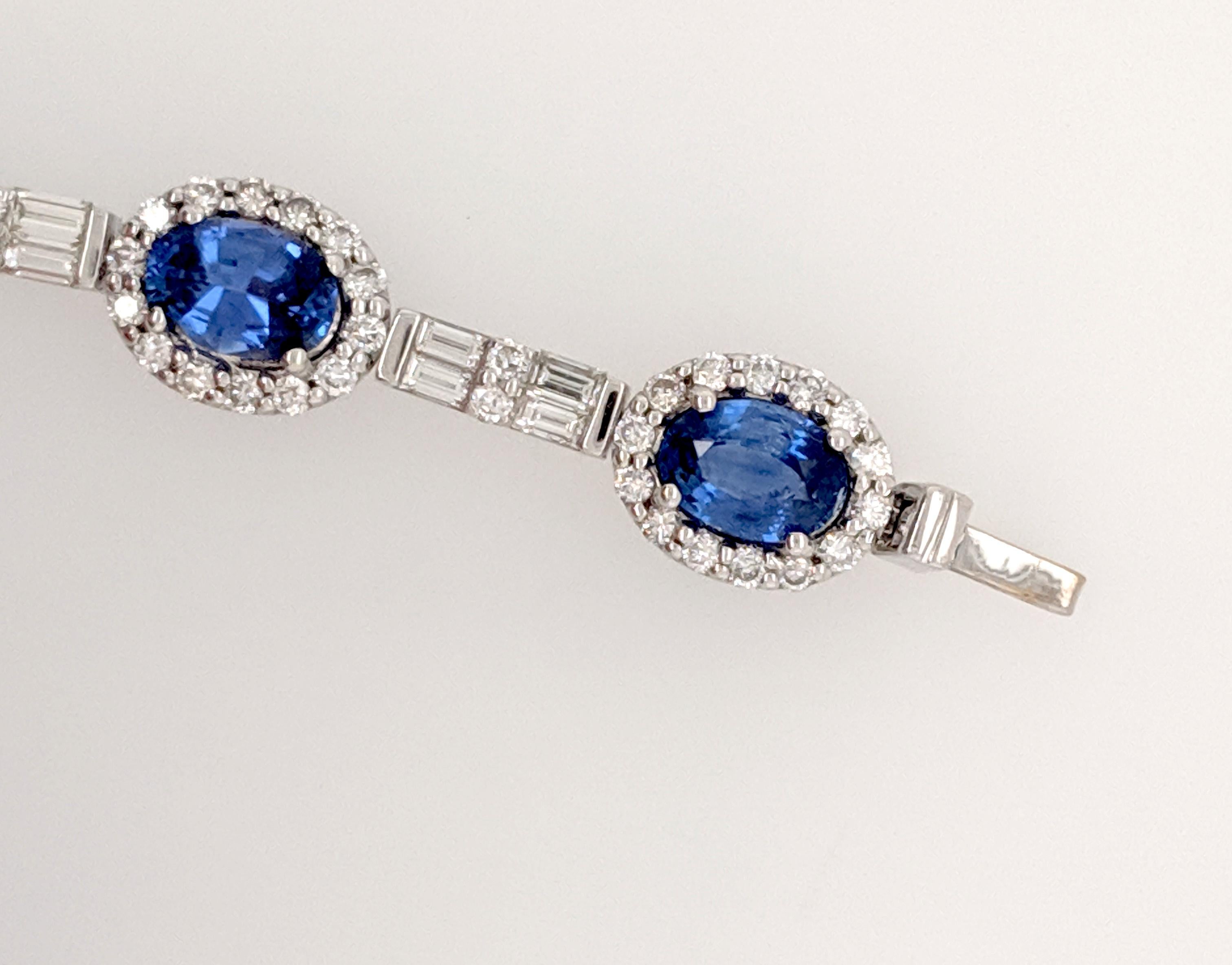 Donna Bracciale in oro bianco 18 carati con zaffiri e diamanti in vendita