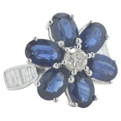 Anillo Flor Zafiro y Diamante Oro Blanco 18 Kilates