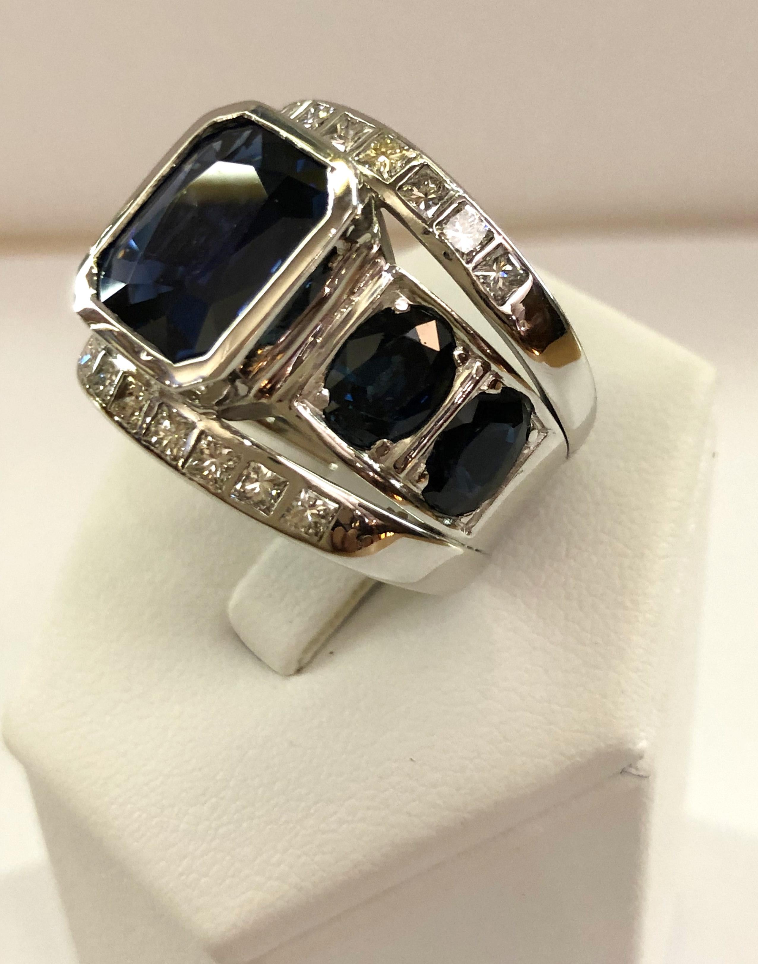 Vintage 18 karat white gold band ring, with blue sapphires for a total of 8.5 karats, and double rows of brilliant diamonds, Italy 1960s
Ring size US 6