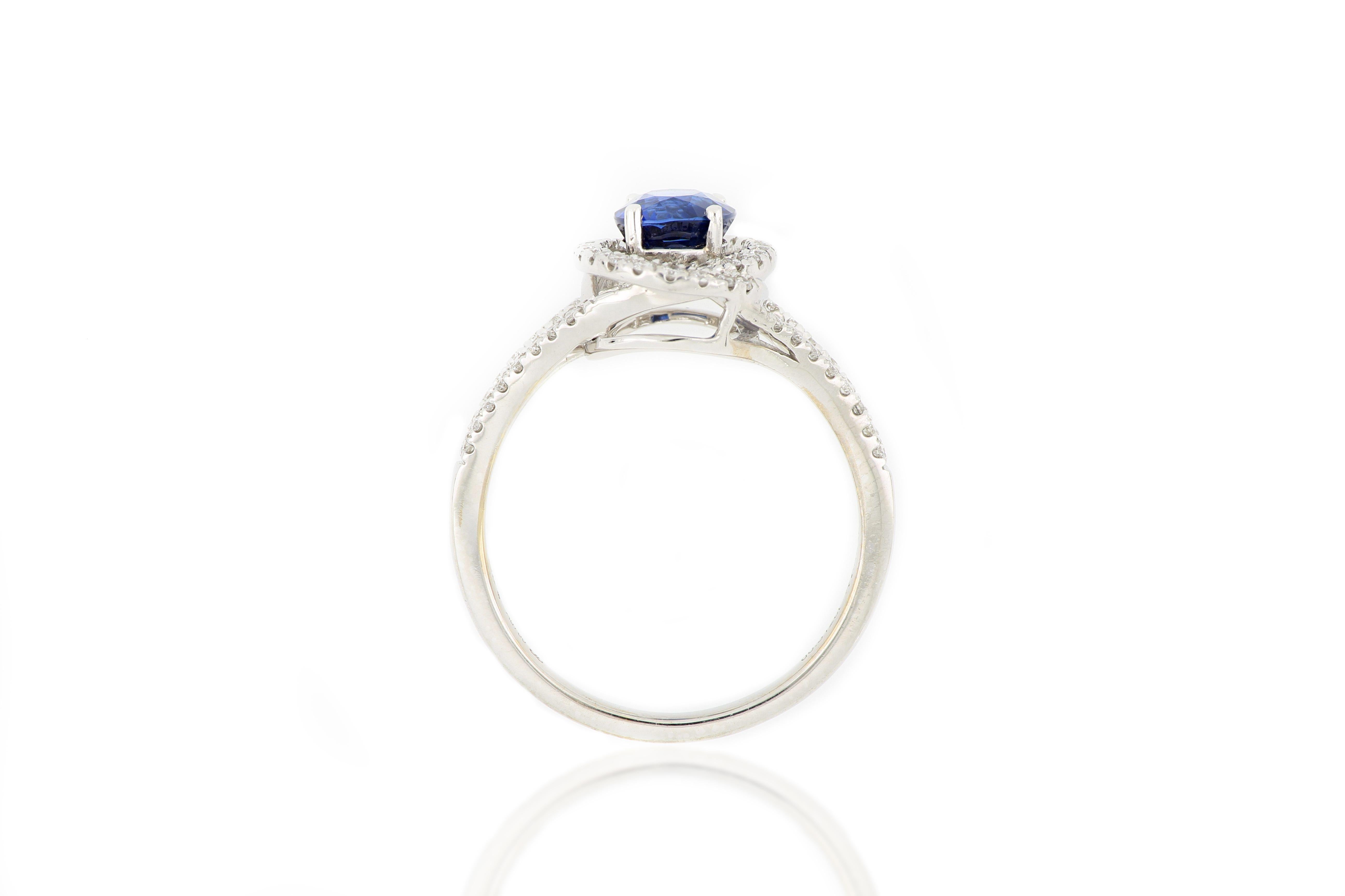 Brilliant Cut 18 Karat White Gold Sapphire and Diamond Ring For Sale