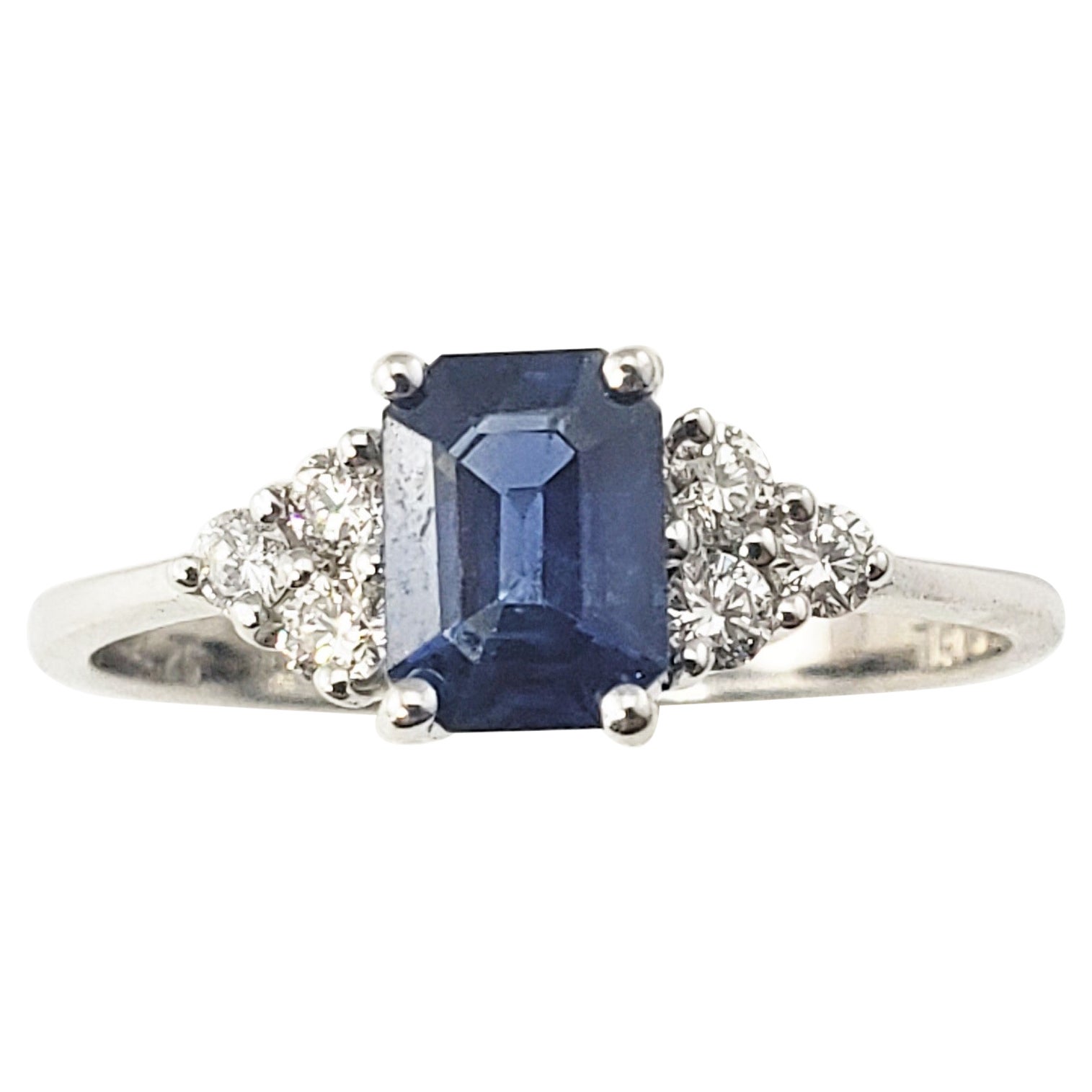 Bague en or blanc 18 carats avec saphirs et diamants