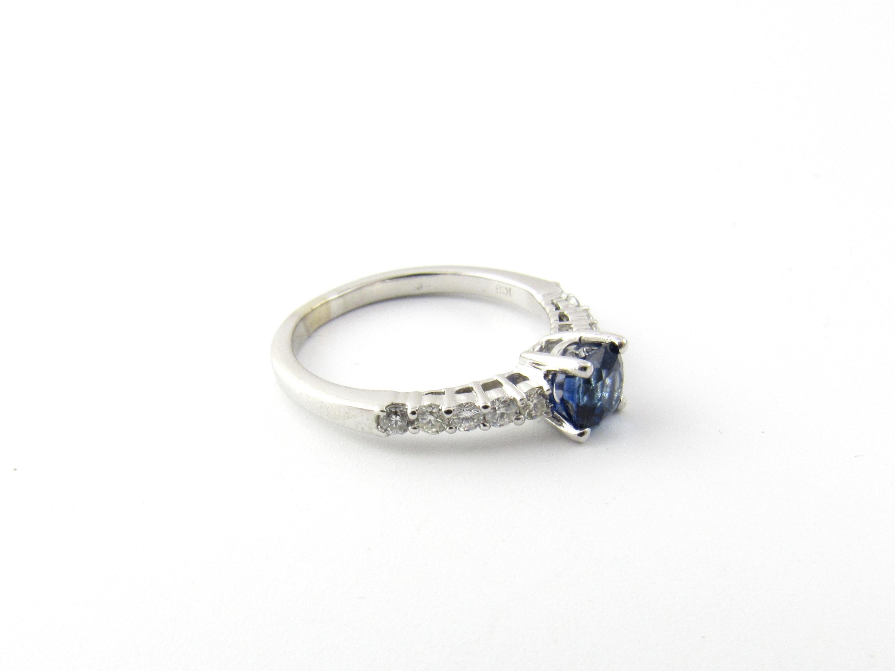 18 Karat White Gold Natural Sapphire and Diamond Ring For Sale 2