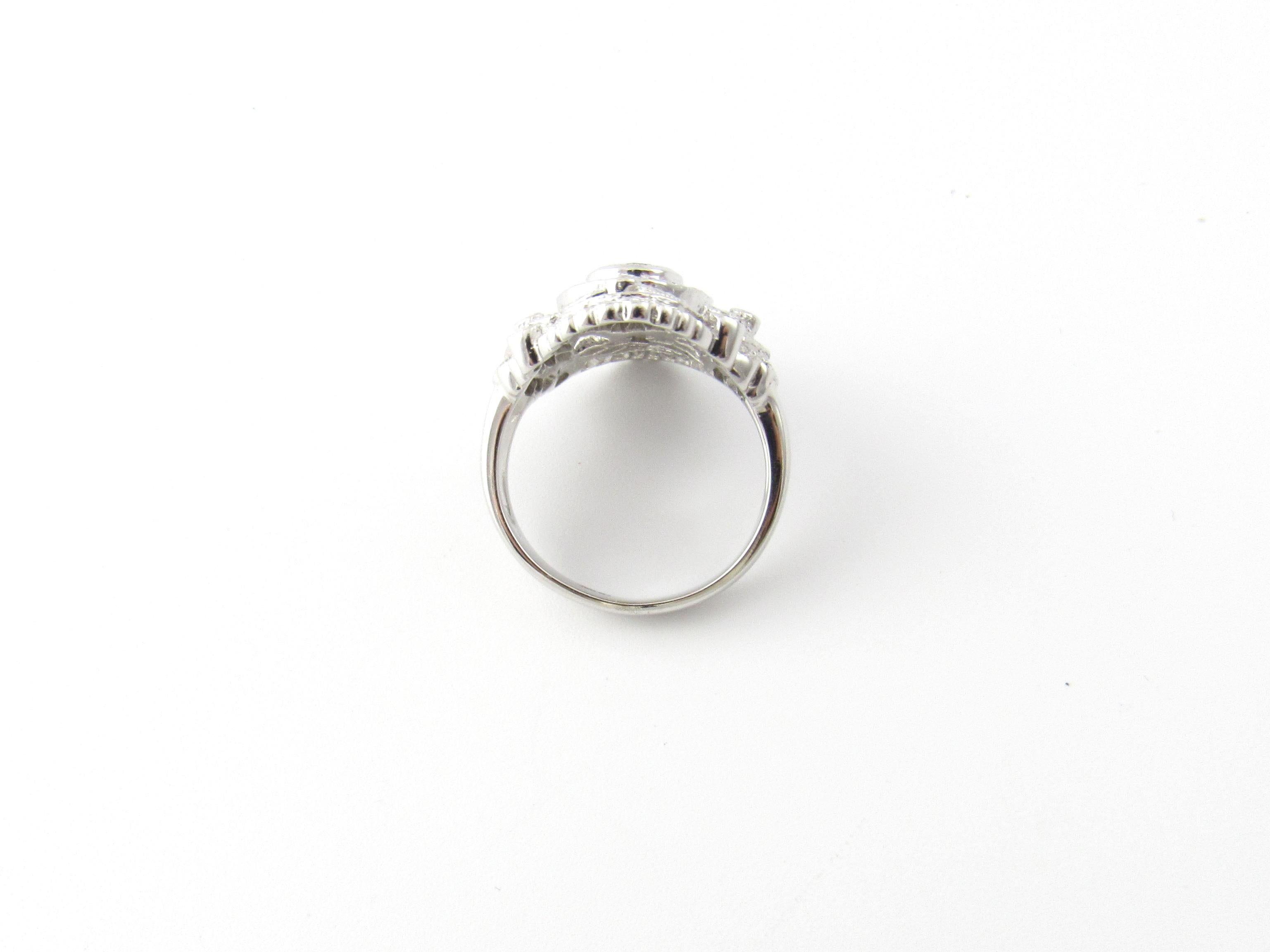 Bague en or blanc 18 carats, saphir naturel et diamant en vente 2