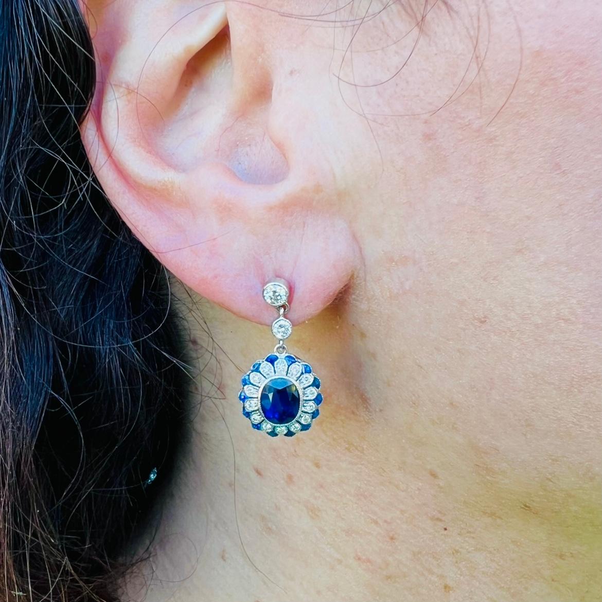 18 Karat White Gold Sapphire & Diamond Drop Earrings In New Condition In San Francisco, CA