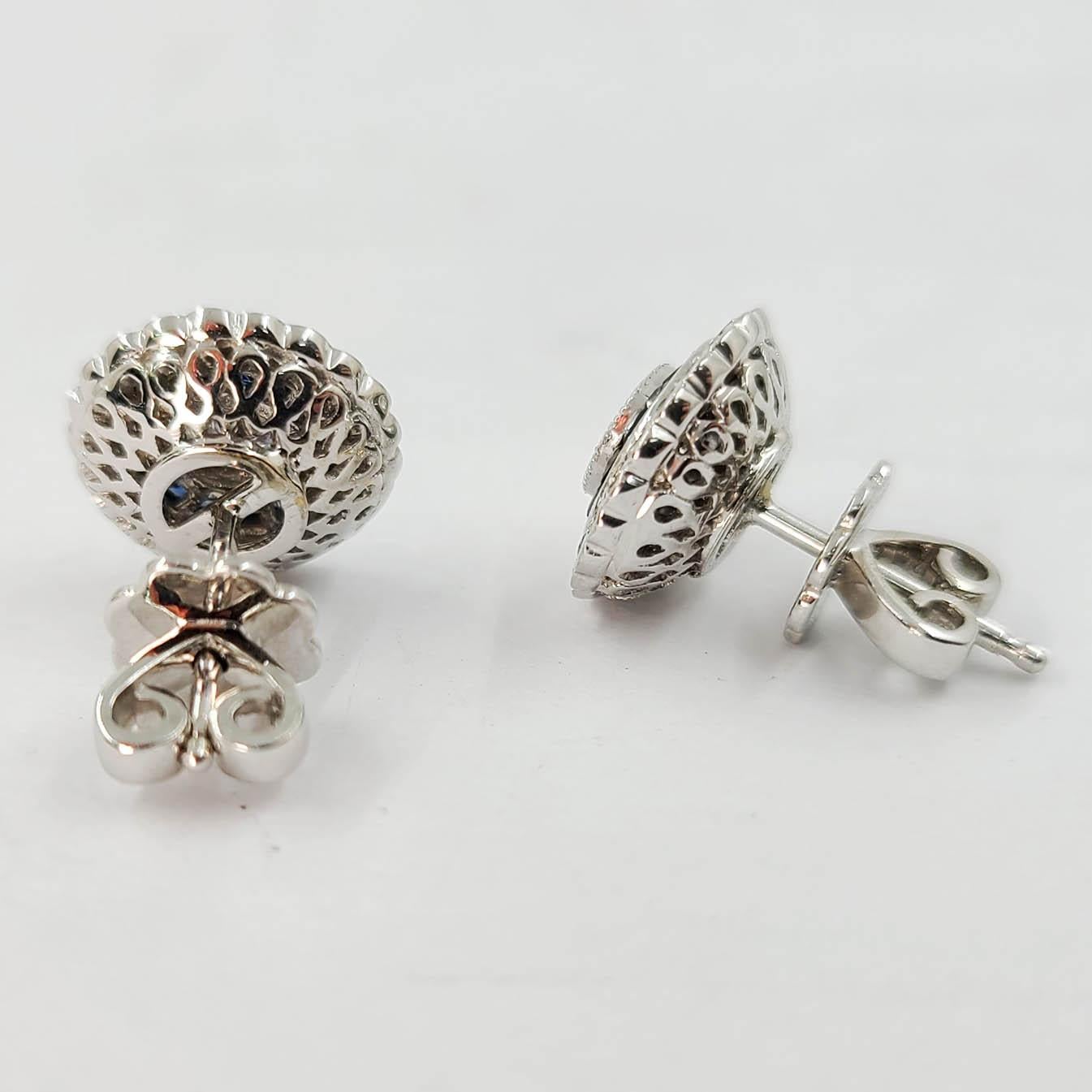 18 Karat White Gold Sapphire and Diamond Halo Stud Earrings In New Condition In Coral Gables, FL