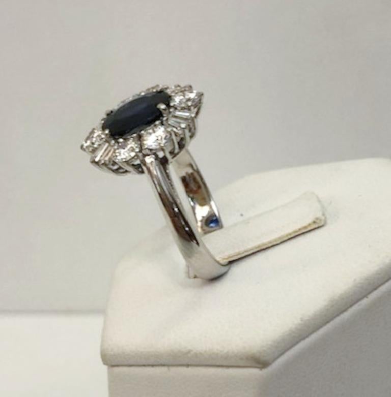 18 Karat White Gold Sapphire Diamond Ring In Good Condition For Sale In Los Angeles, CA