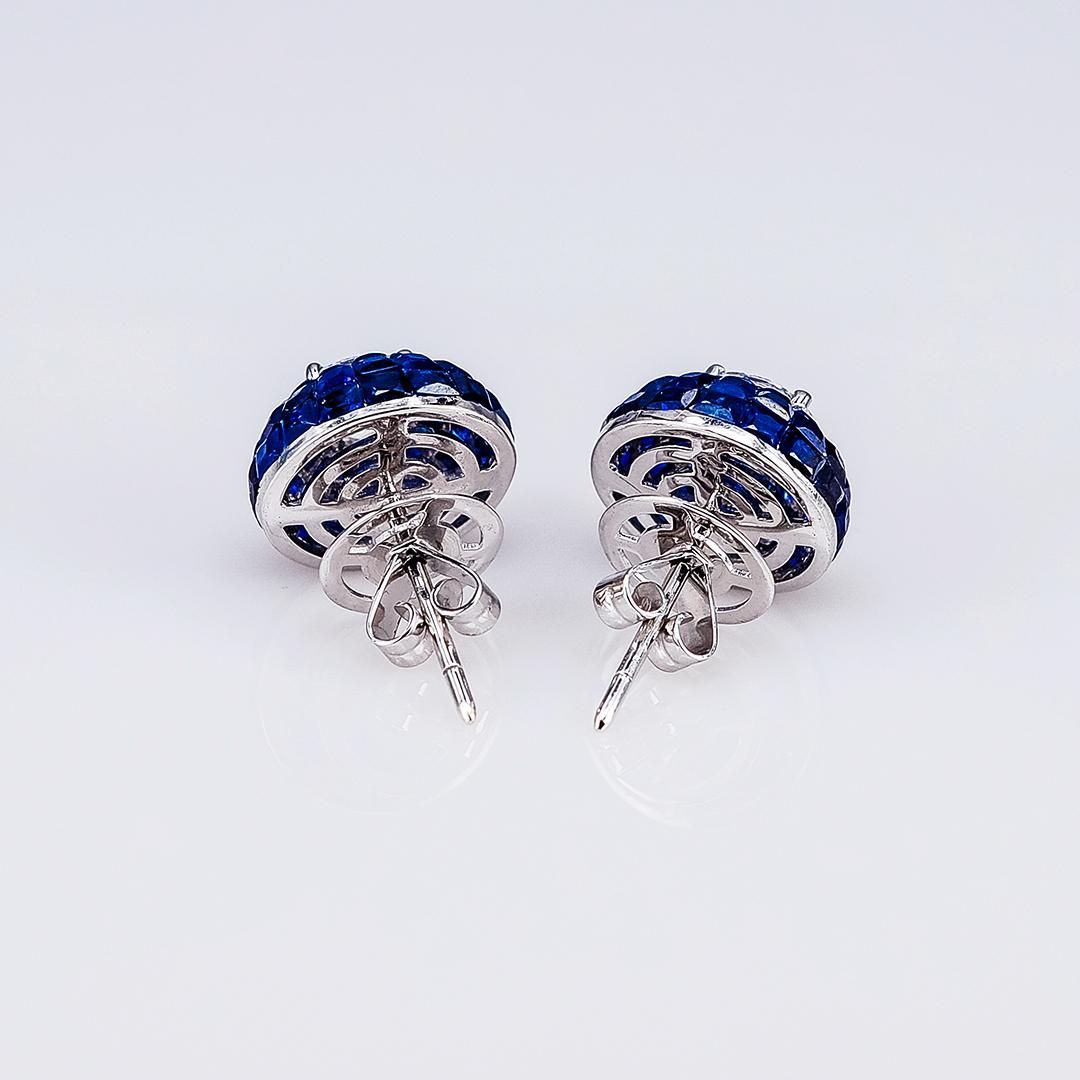 18 Carat White Gold Sapphire Stud Invisible Earrings In New Condition For Sale In Bangkok, TH