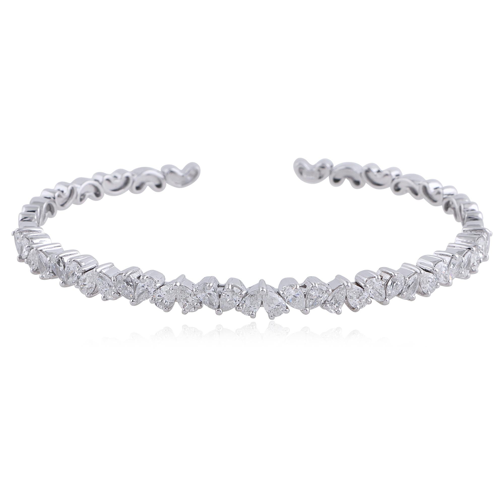 Taille poire Bracelet manchette en or blanc 18 carats SI Clarity HI Color 2.55 Carat Diamond Cuff Bangle en vente