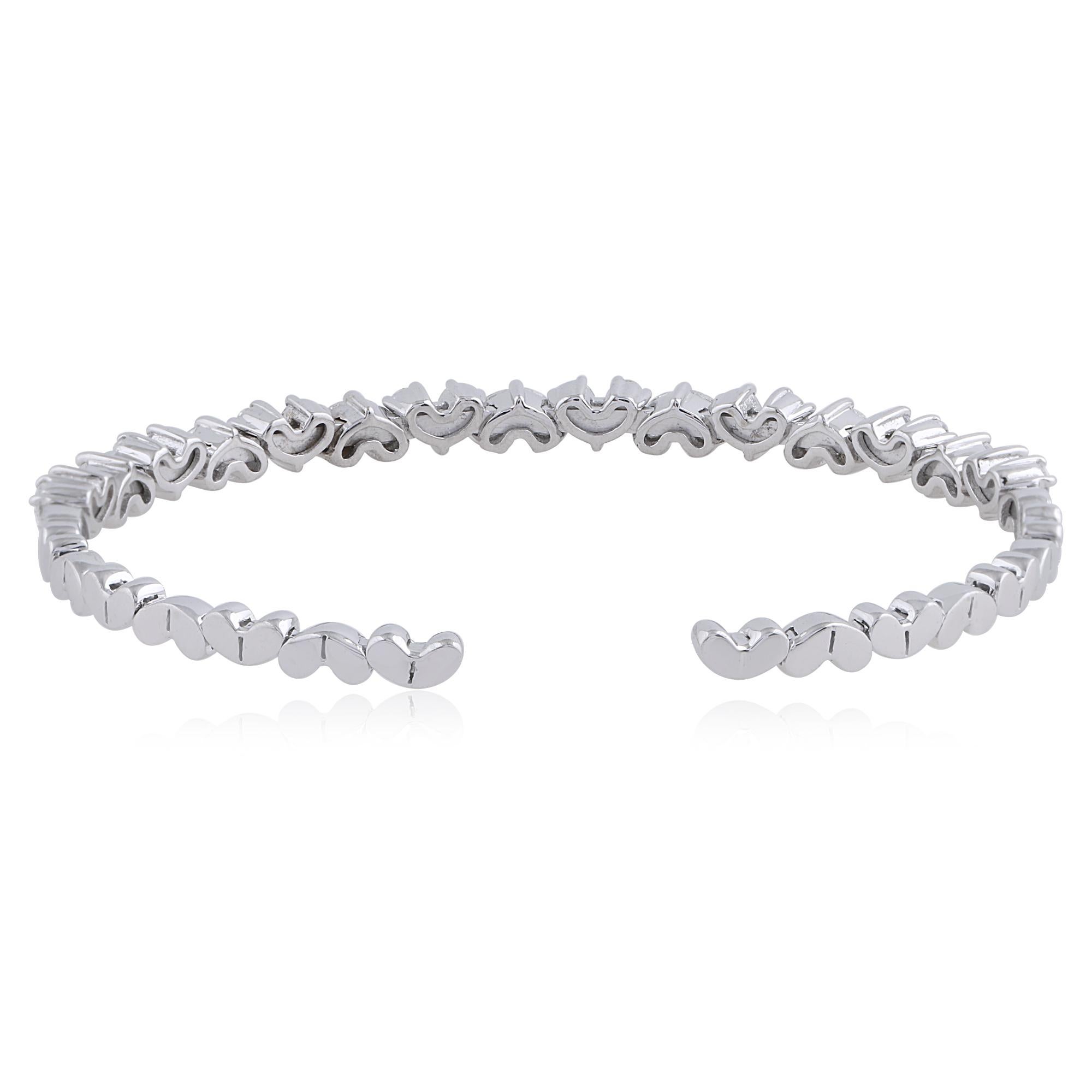 Bracelet manchette en or blanc 18 carats SI Clarity HI Color 2.55 Carat Diamond Cuff Bangle Pour femmes en vente