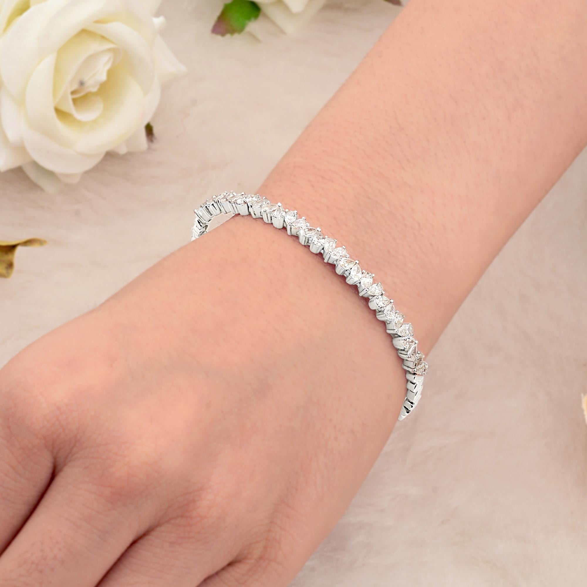 Bracelet manchette en or blanc 18 carats SI Clarity HI Color 2.55 Carat Diamond Cuff Bangle en vente 1