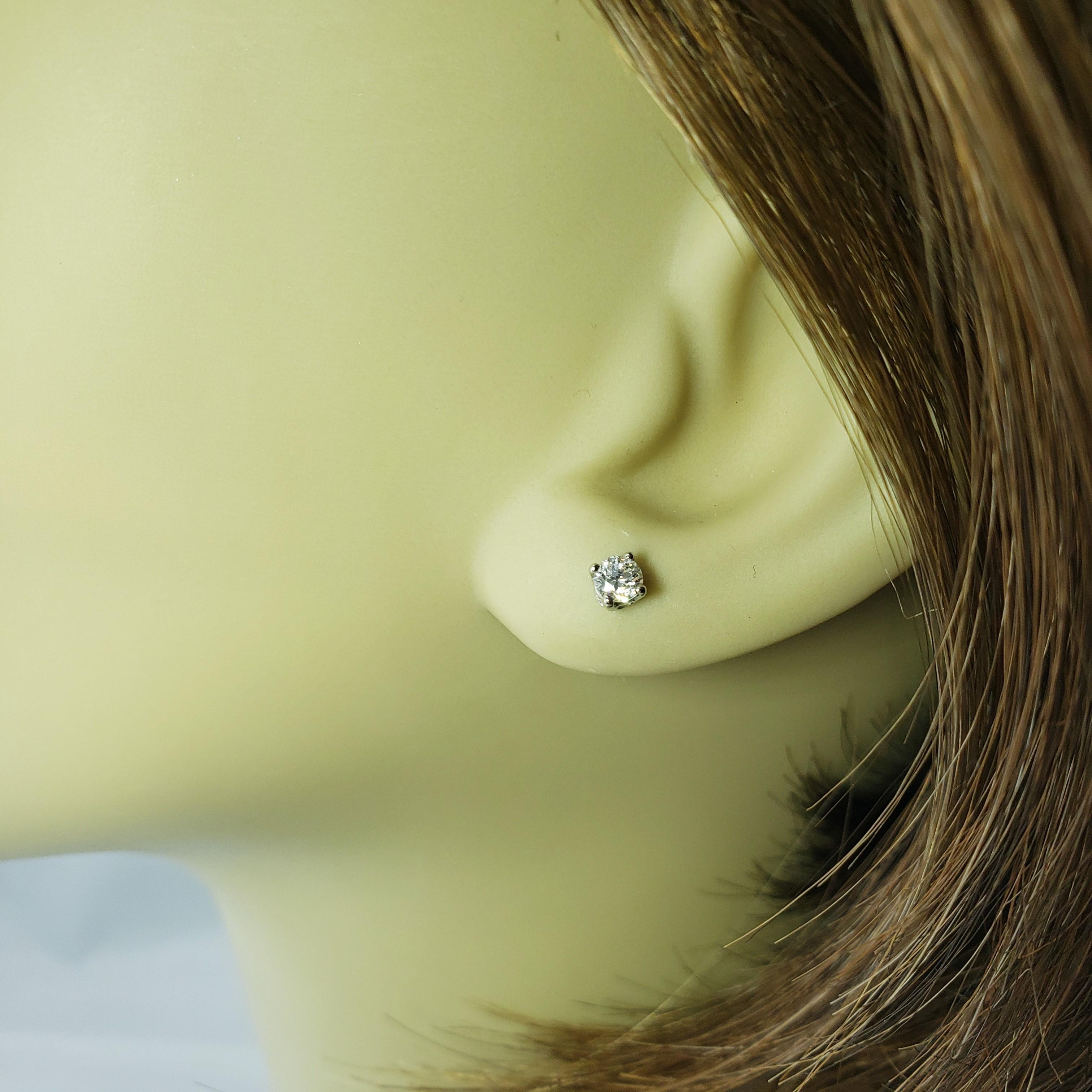 18 Karat White Gold Single Diamond Stud Earring 1