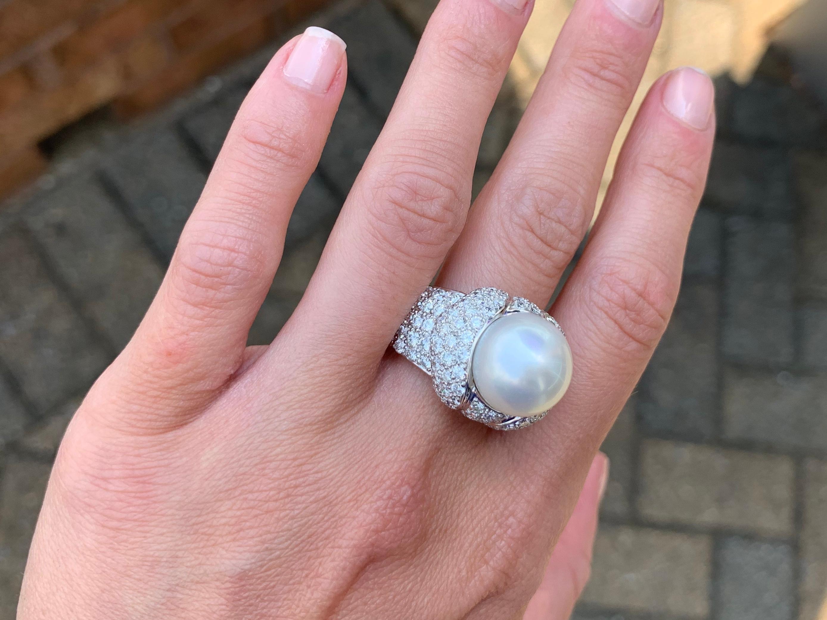 18 Karat White Gold South Sea Pearl and Diamond Cocktail Ring For Sale 4