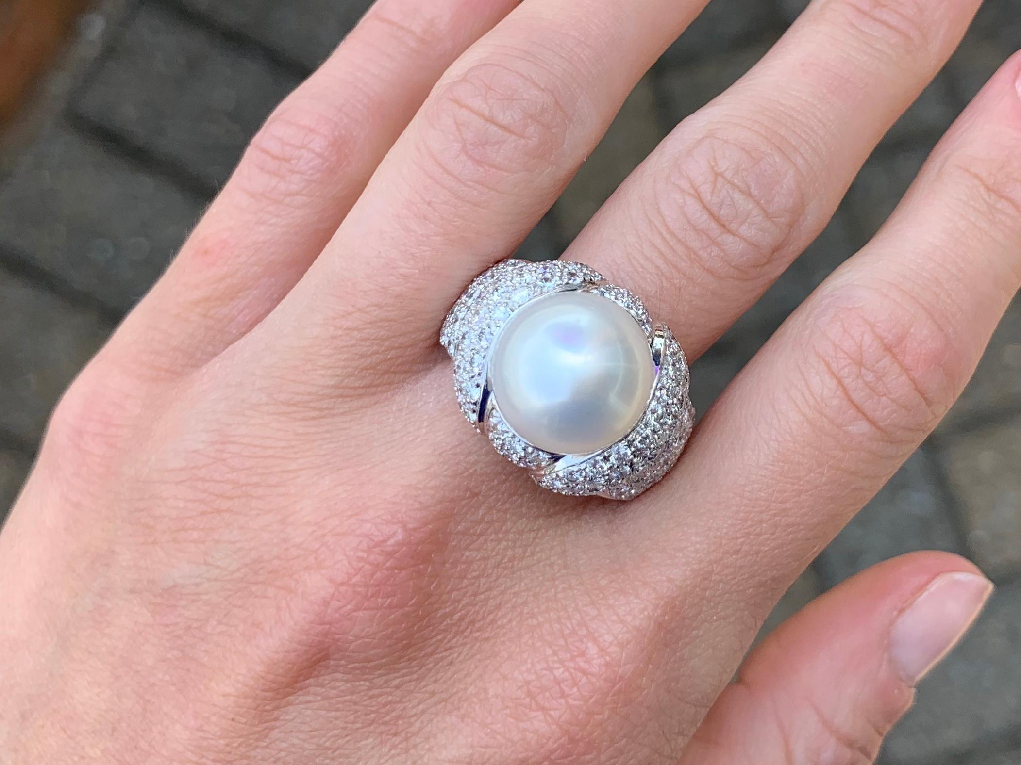 18 Karat White Gold South Sea Pearl and Diamond Cocktail Ring For Sale 1
