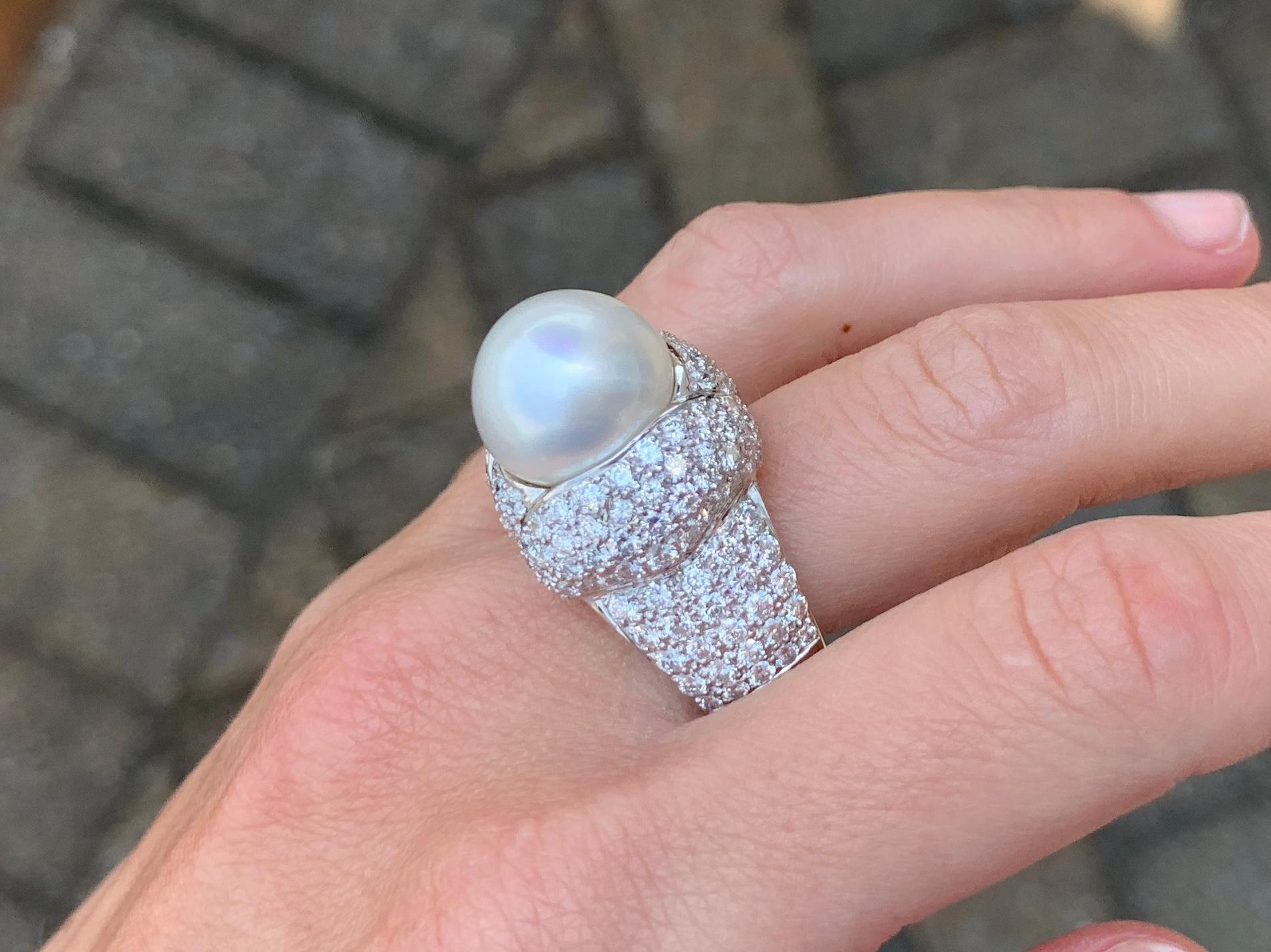 18 Karat White Gold South Sea Pearl and Diamond Cocktail Ring For Sale 2