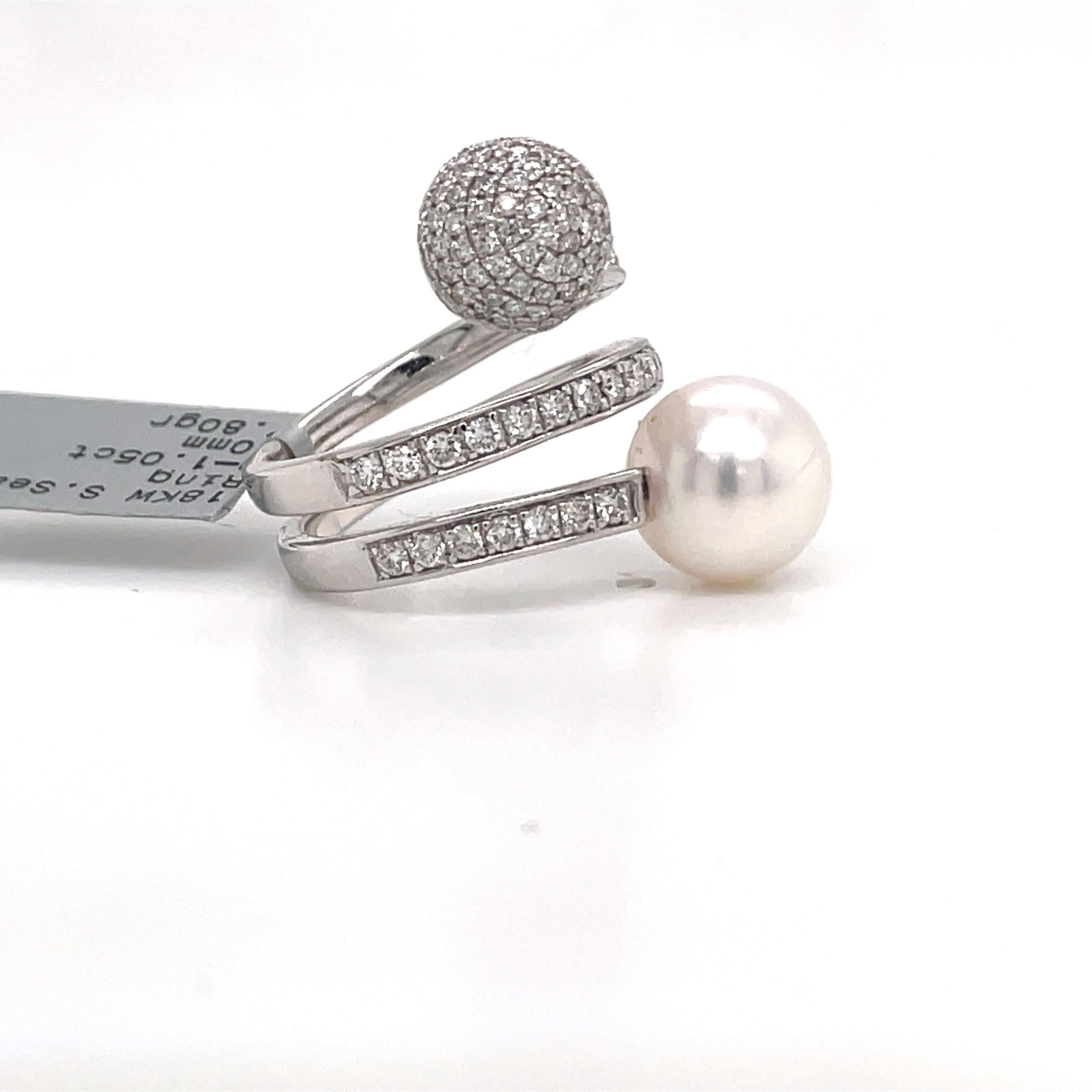18 Karat White Gold South Sea Pearl & Diamond Ball Ring 1.05 Carats In New Condition For Sale In New York, NY