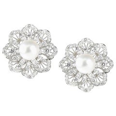 Pendientes de Diamantes y Perlas del Mar del Sur en Oro Blanco de 18 Kilates