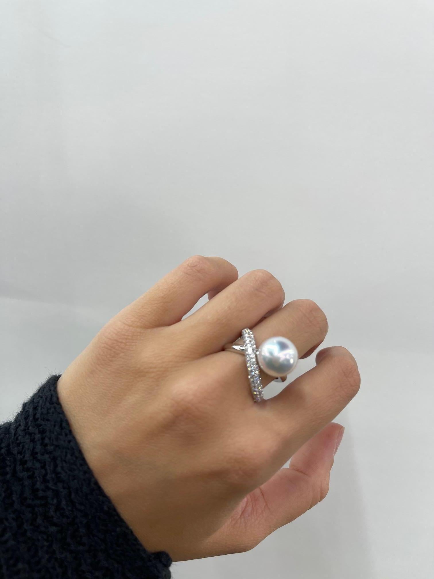18 Karat White Gold South Sea Pearl Diamond X Ring 0.76 Carats For Sale 3