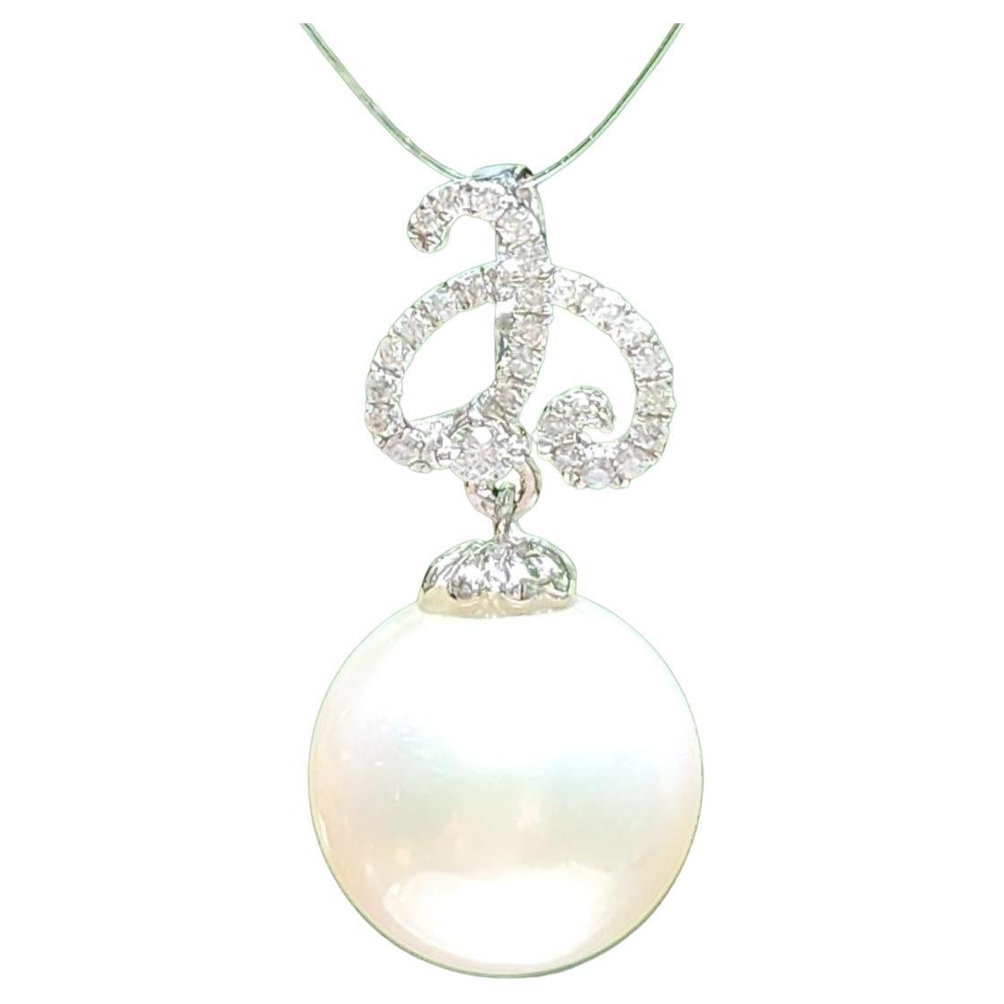 18 Karat White Gold South Sea Pearl Pendant For Sale