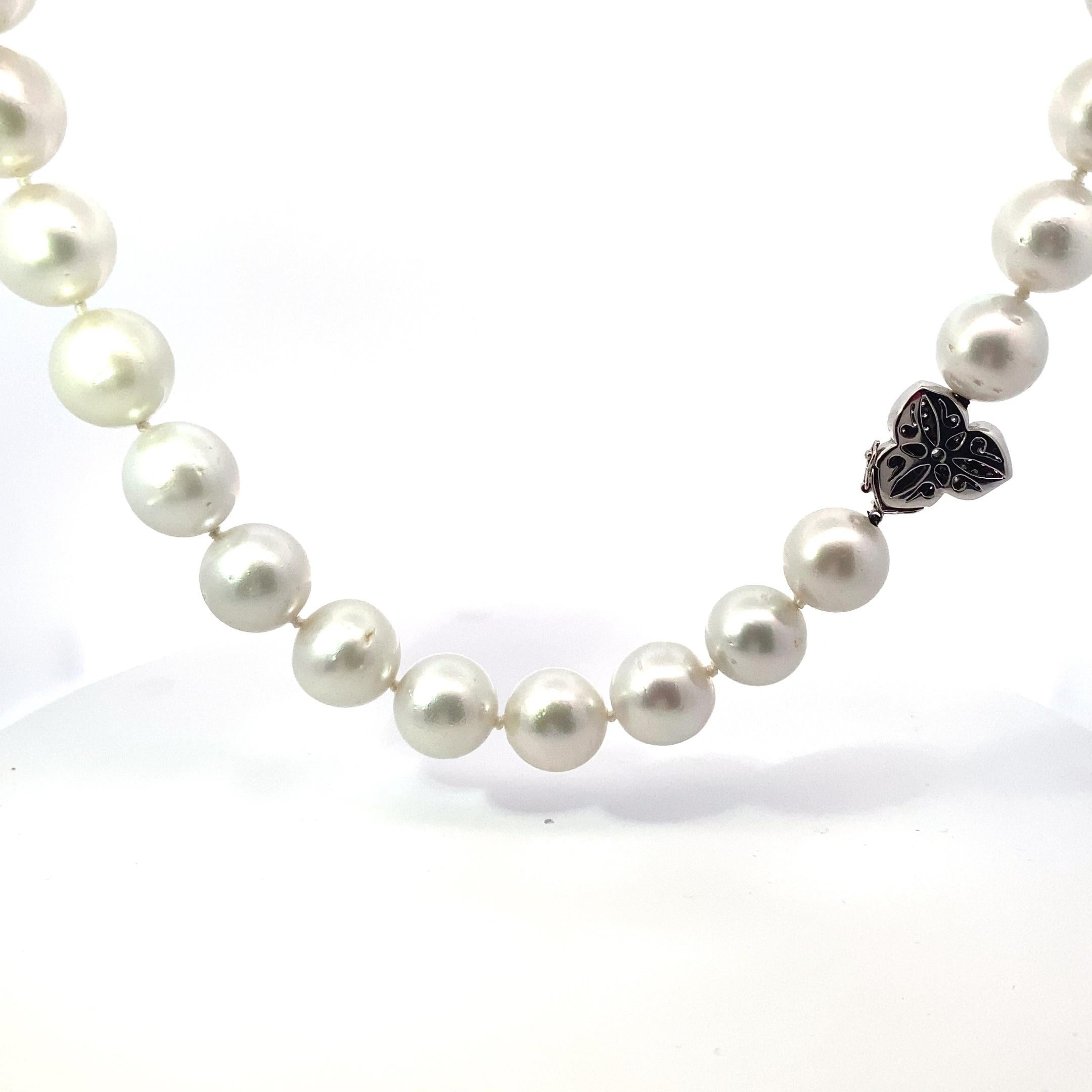 Round Cut 18 Karat White Gold South Sea Pearls and Diamond Necklace For Sale