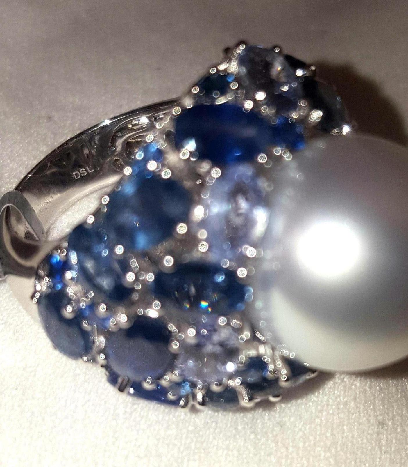 18 Karat White Gold South Sea South Sea Pearl and Sapphire Ring In New Condition For Sale In Palm Beach, FL