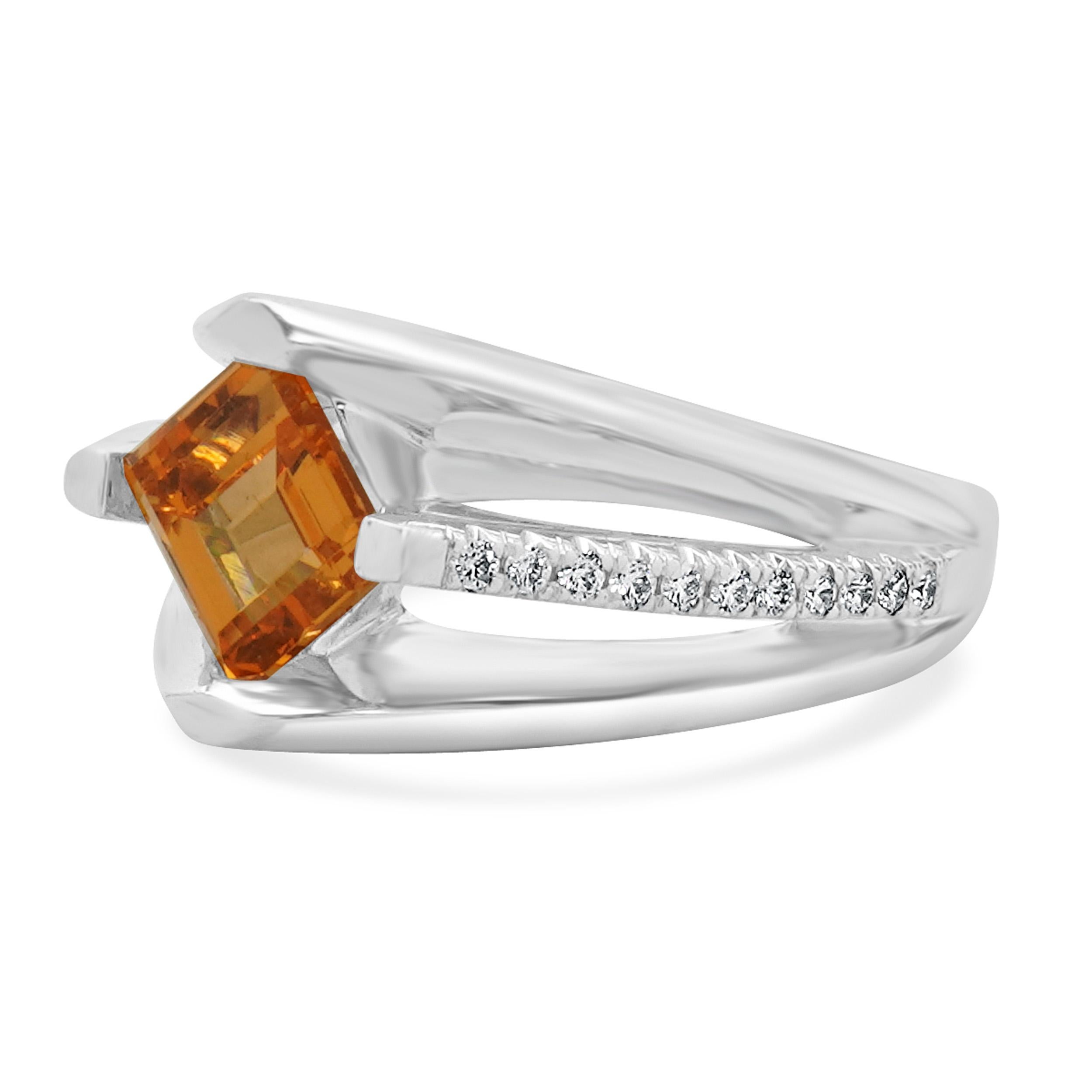 Anello con granato spessartite e diamante in oro bianco 18 carati In condizioni ottime in vendita a Scottsdale, AZ