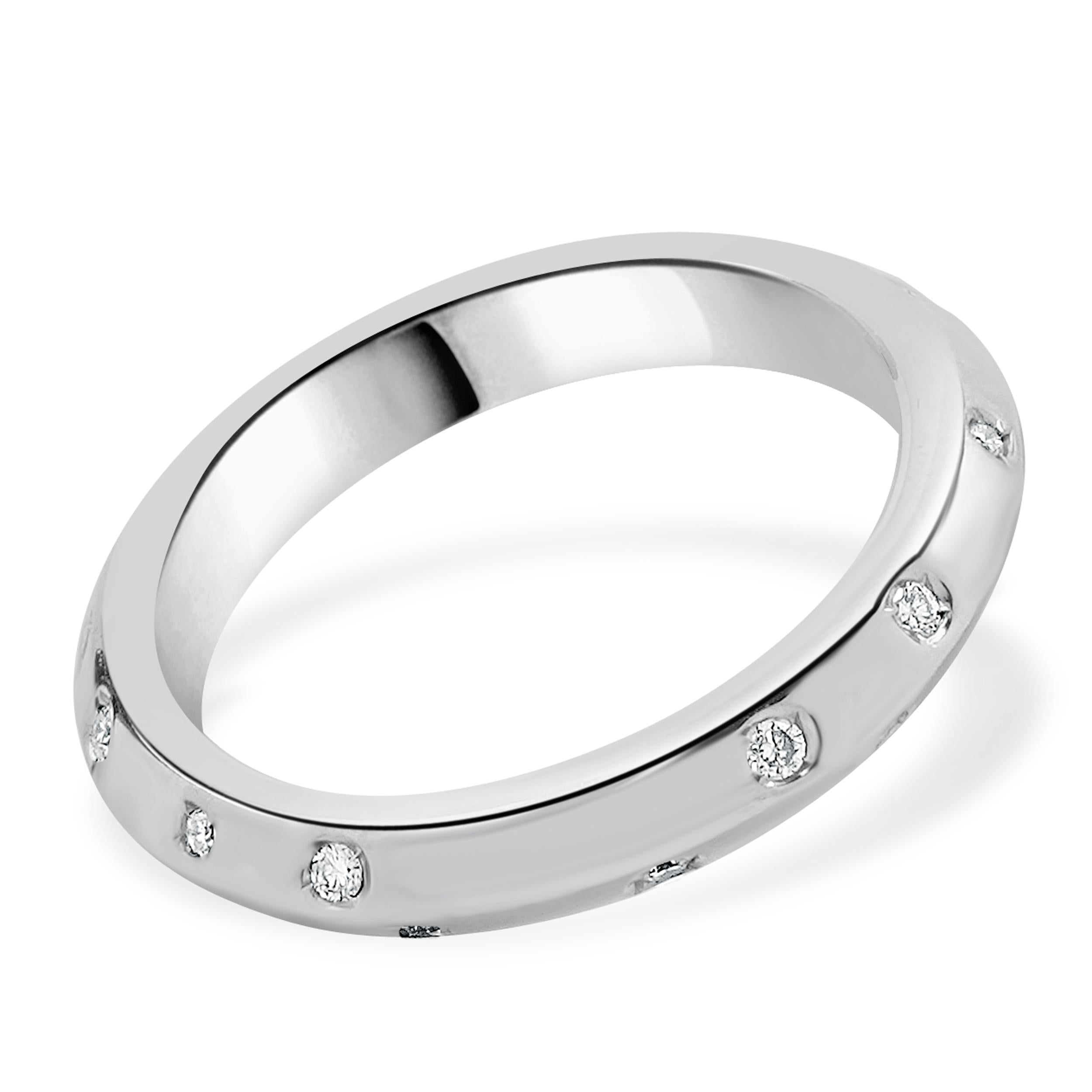 Designer: personalizzato
Materiale: oro bianco 18 carati
Diamante: 24 brillanti rotondi = 0,30cttw
Colore: H
Chiarezza: SI1
Misura dell'anello: 7 (si prega di prevedere due giorni di spedizione in più per le richieste di misura)
Peso: 5.62 grammi