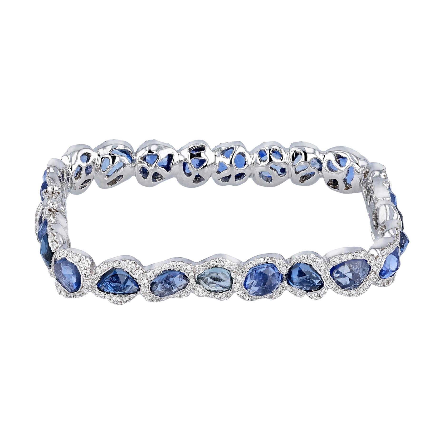 18 Karat White Gold Square Bangle with Blue Sapphires For Sale