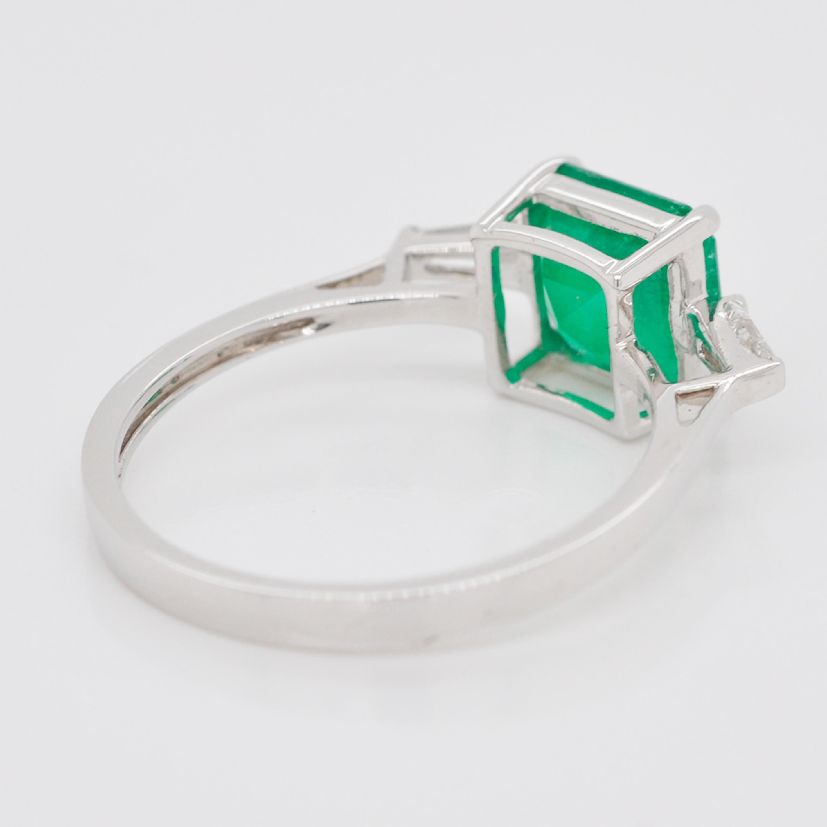 18 Karat White Gold 7.5mm Square Colombian Emerald Diamond Contemporary Ring 6