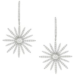 18 Karat White Gold Star Shaped Diamond Drop Dangle Earrings 1.68 Carat