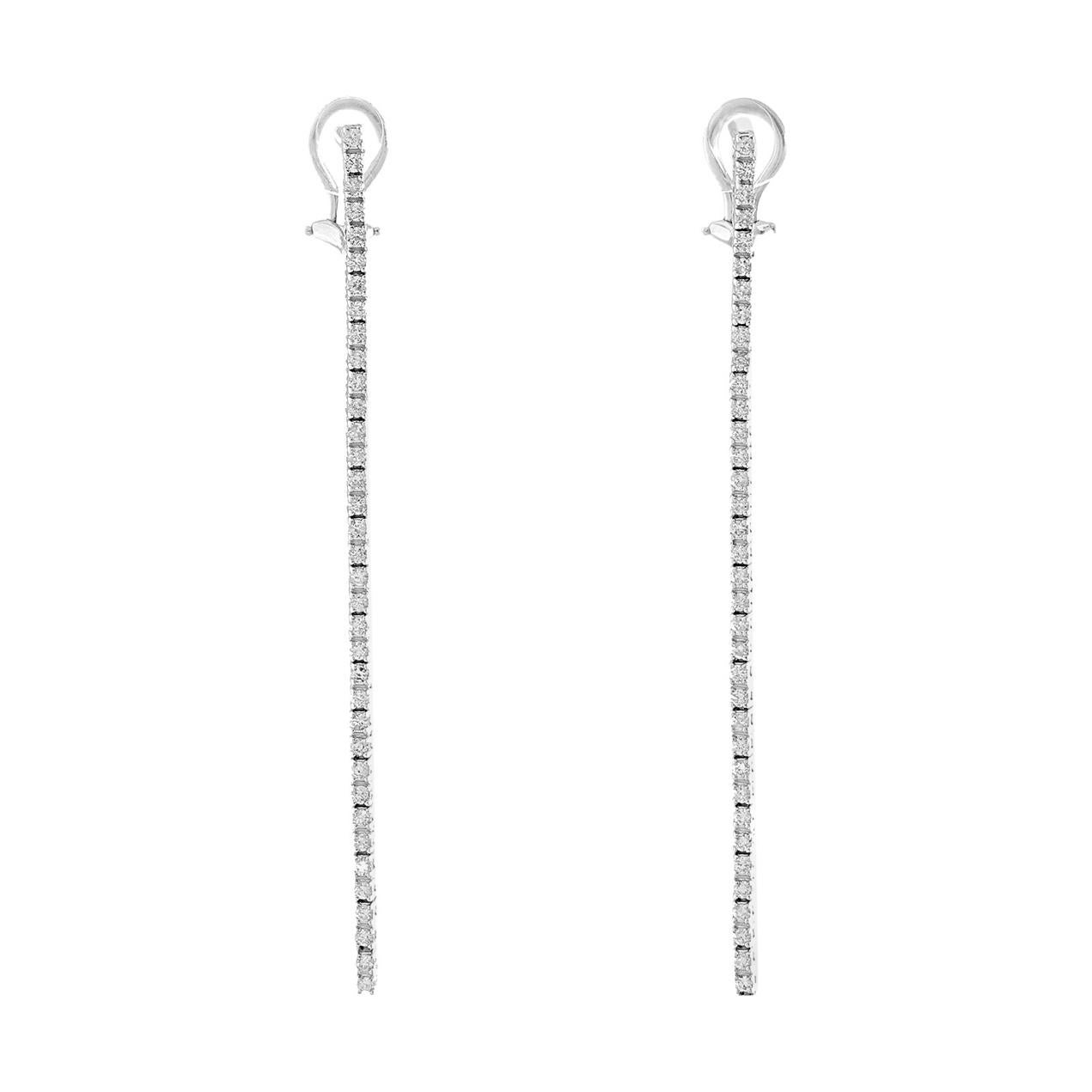 18 Karat White Gold Straight Line Dangle Diamond Earrings