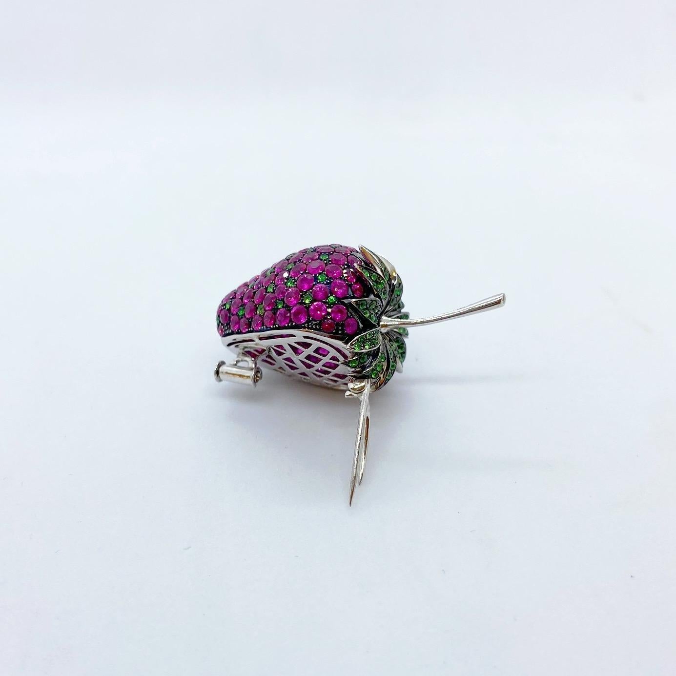 18 Karat White Gold Strawberry Brooch with 10.30 Carat Rubies, Tsav and Diamonds In New Condition In New York, NY