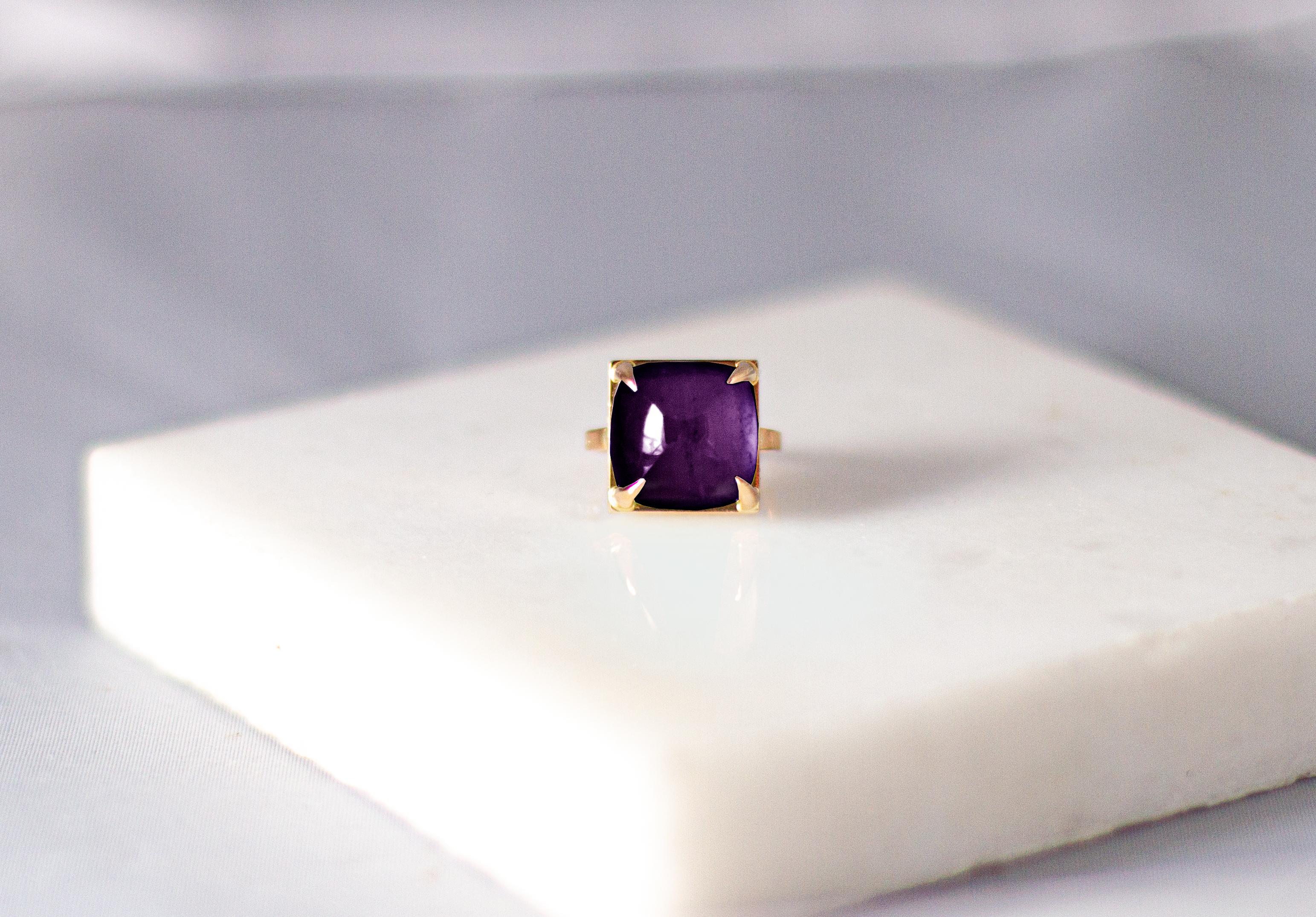 Eighteen Karat White Gold Sugarloaf Purple Amethyst Engagement Ring For Sale 1