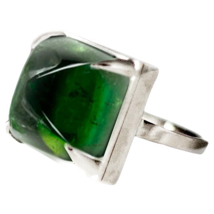 Eighteen Karat White Gold Sugarloaf Green Tourmaline Cocktail Ring For Sale