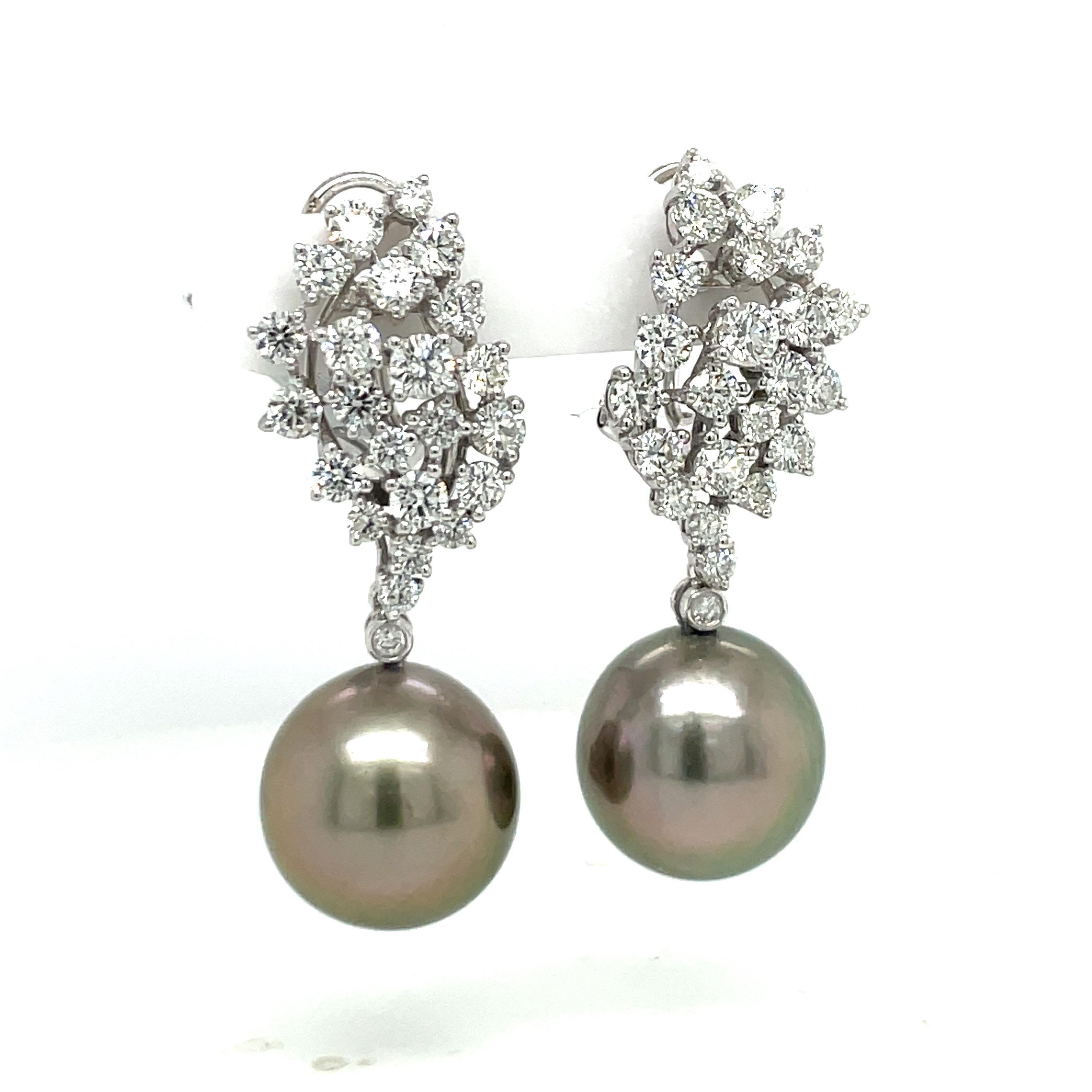 Contemporary 18 Karat White Gold Tahitian Diamond Cluster Drop Earrings 2.70 Carats For Sale
