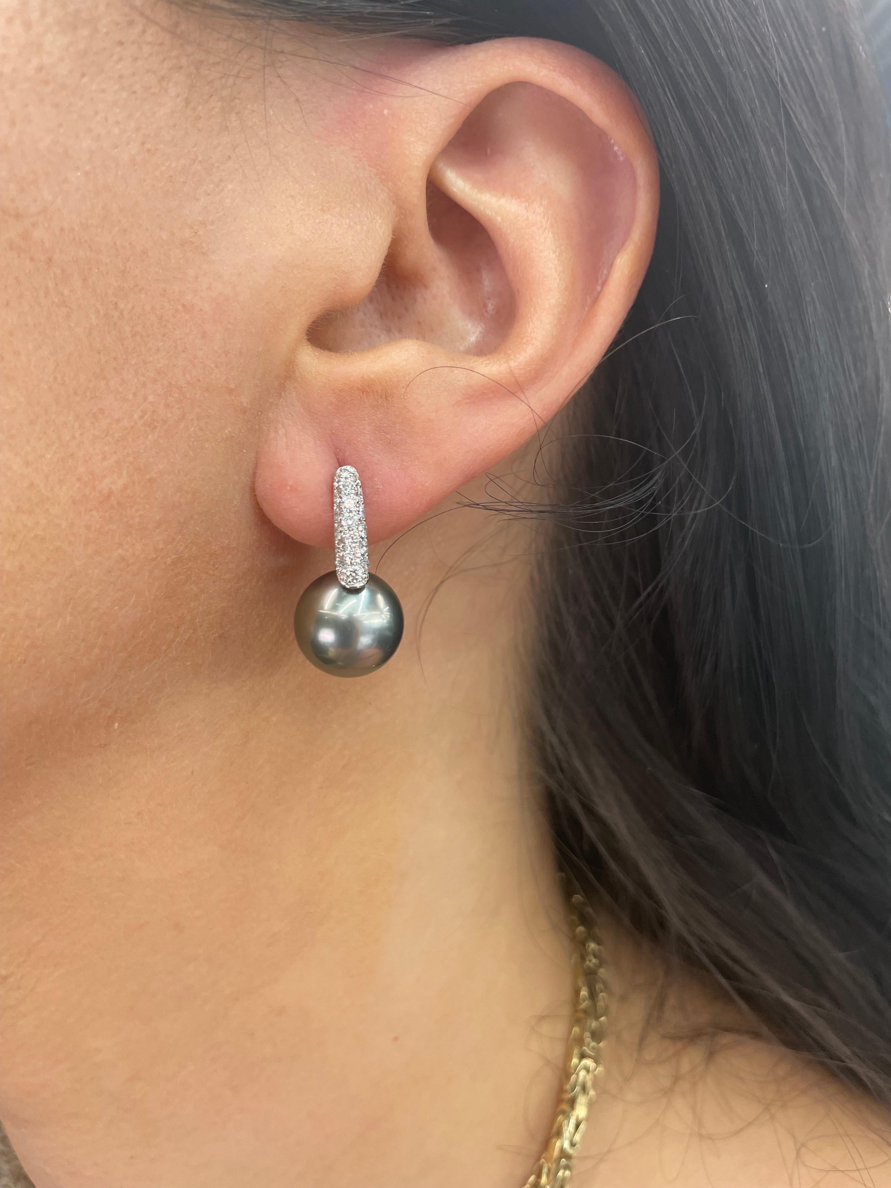 Boucles d'oreilles pendantes en diamant de Tahiti 0.61 carats or blanc 18 carats 12-13 MM en vente 4