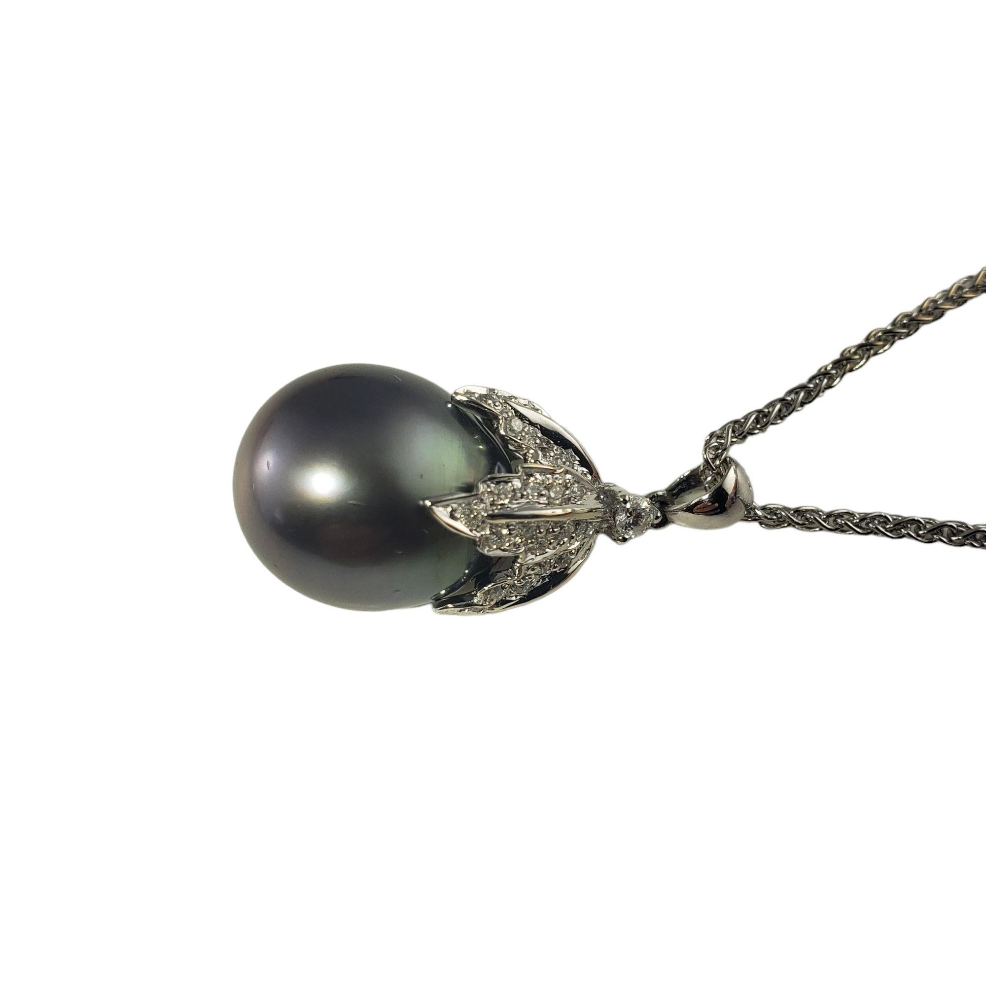 Round Cut 18 Karat White Gold Tahitian Pearl and Diamond Pendant Necklace #13701 For Sale