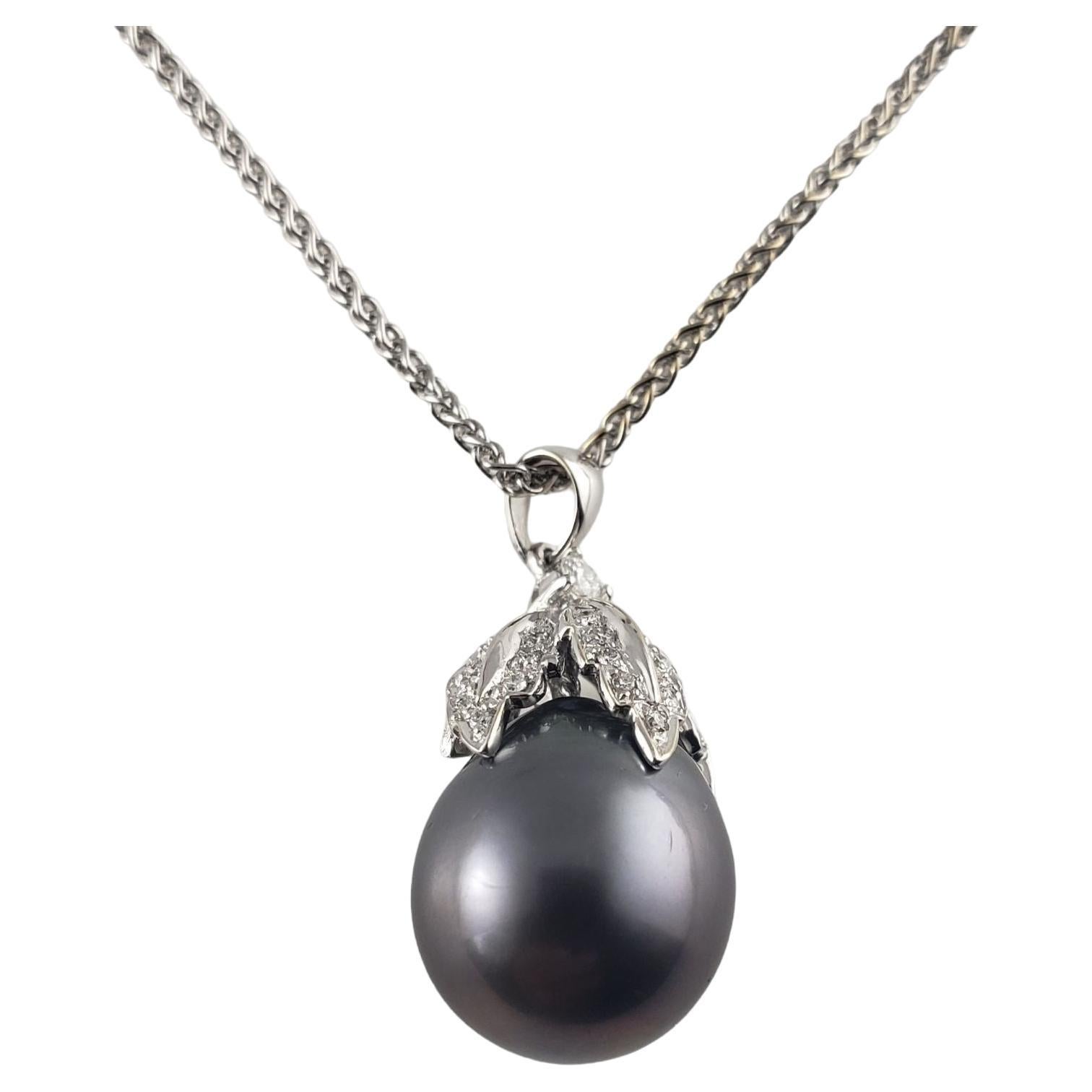 18 Karat White Gold Tahitian Pearl and Diamond Pendant Necklace #13701 For Sale