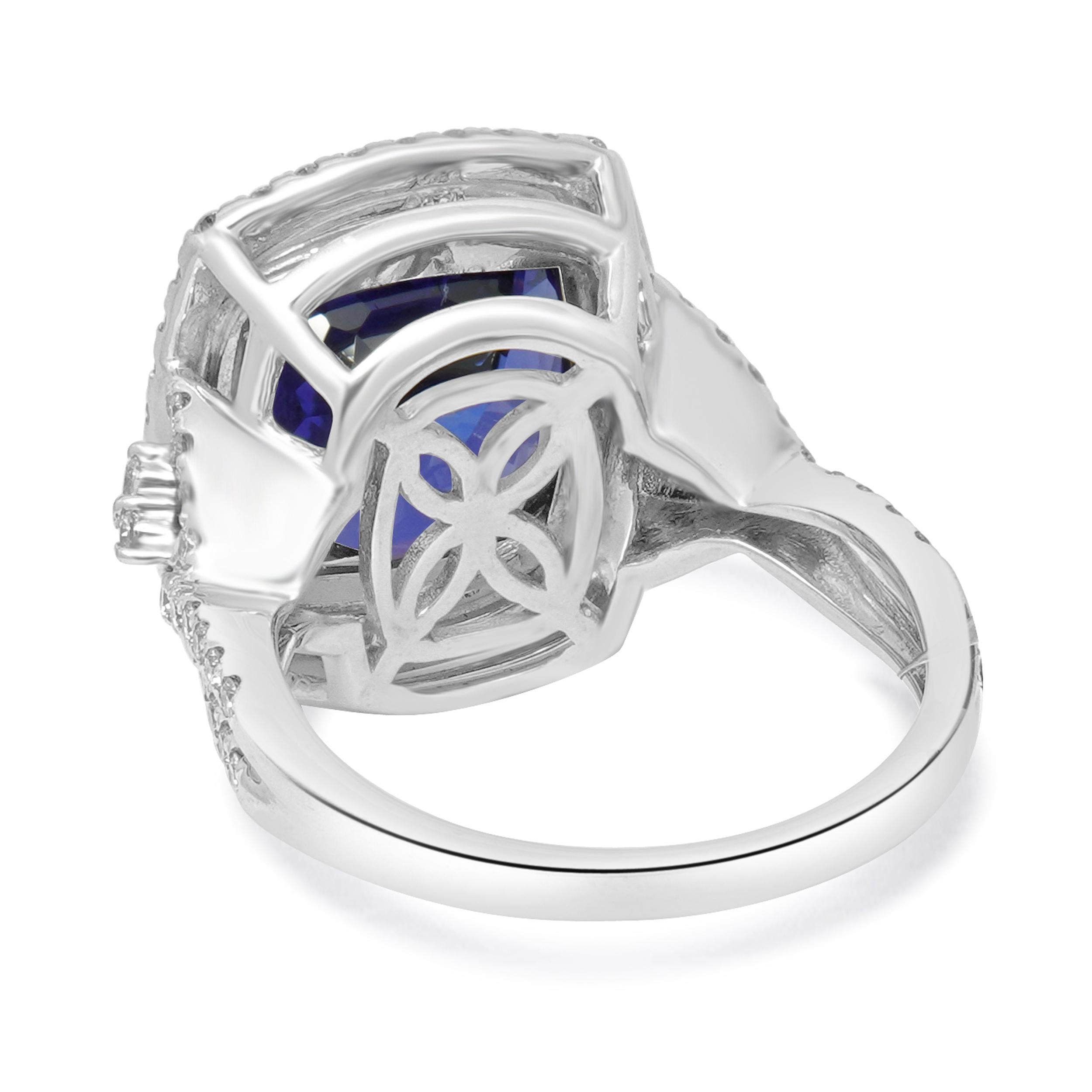 Anello Cocktail con tanzanite e diamanti in oro bianco 18 carati In condizioni ottime in vendita a Scottsdale, AZ