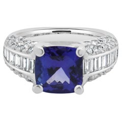 Anello con tanzanite e diamanti in oro bianco 18 carati