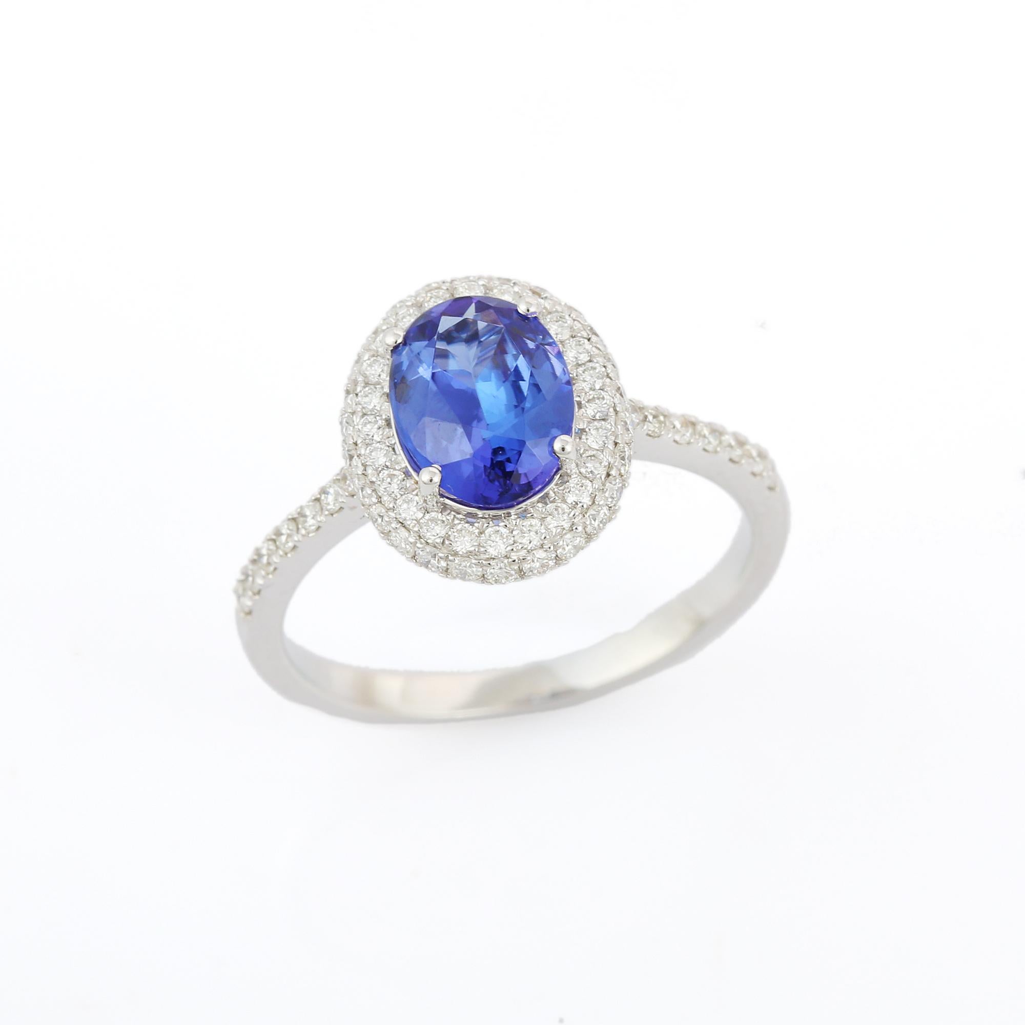 For Sale:  Statement 18 Karat Solid White Gold Tanzanite Ring with Diamonds 4