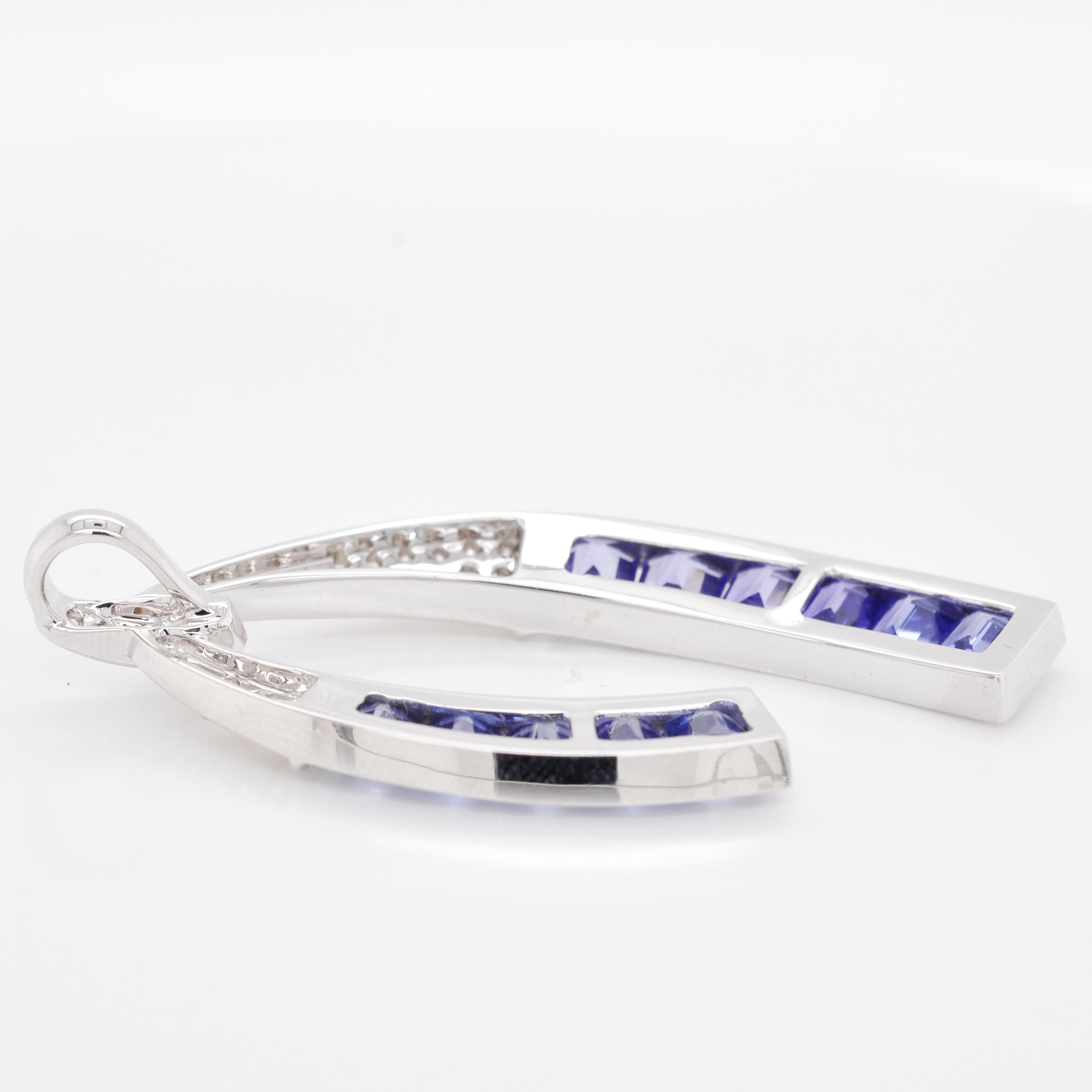 18 Karat White Gold Tanzanite Baguette Diamond Contemporary Pendant Earrings Set For Sale 4