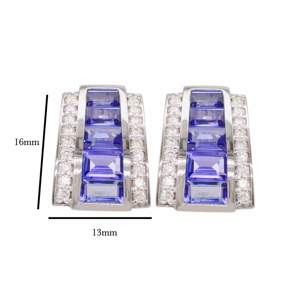 Orecchini pendenti in oro bianco 18 carati con canali e diamanti Taper Baguette Tanzanite in vendita 2