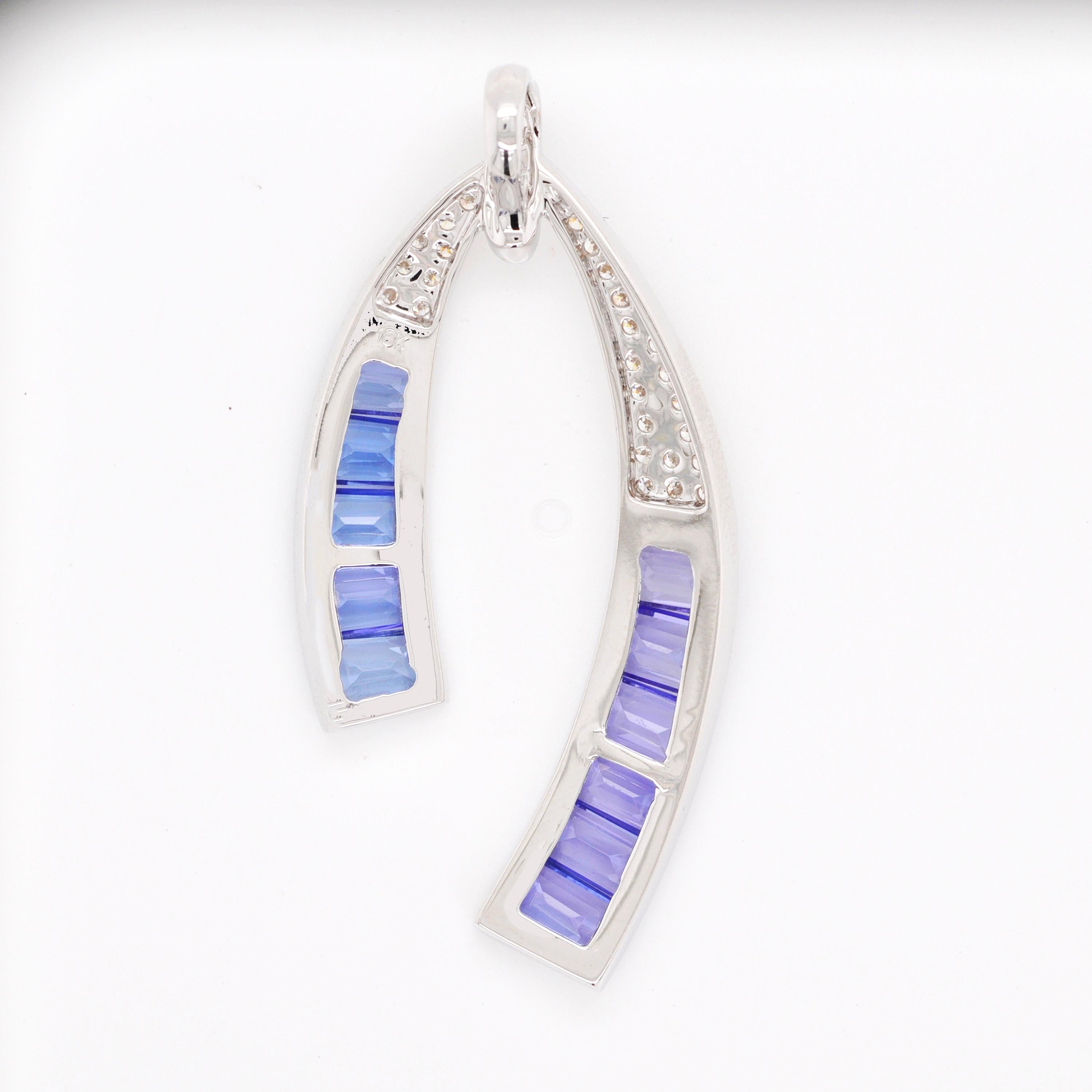 18 Karat White Gold Tanzanite Taper Baguette Diamond Horseshoe Pendant Necklace For Sale 2