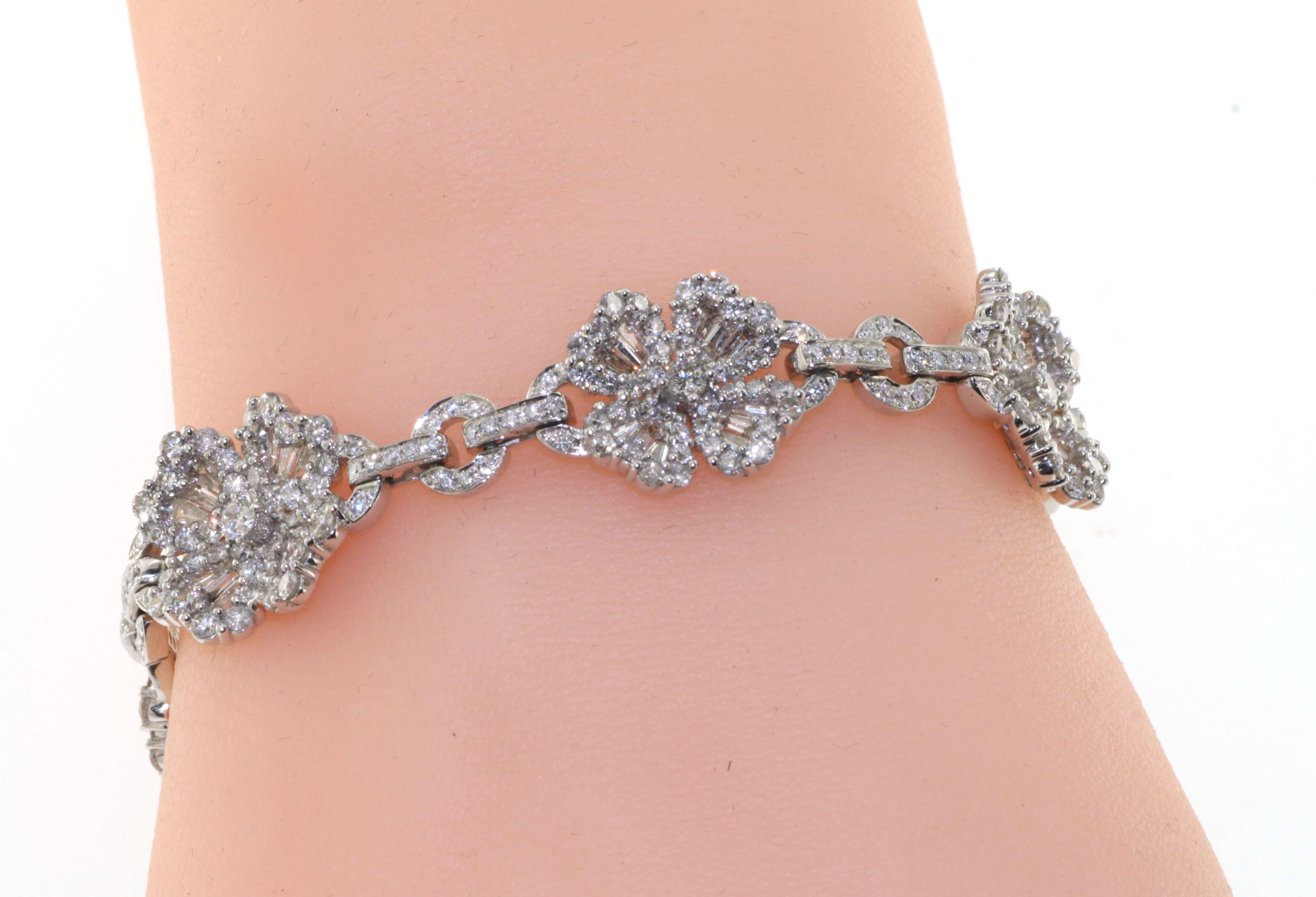 Women's  Taper Diamond 18 Karat White Gold flower Bracelet For Sale